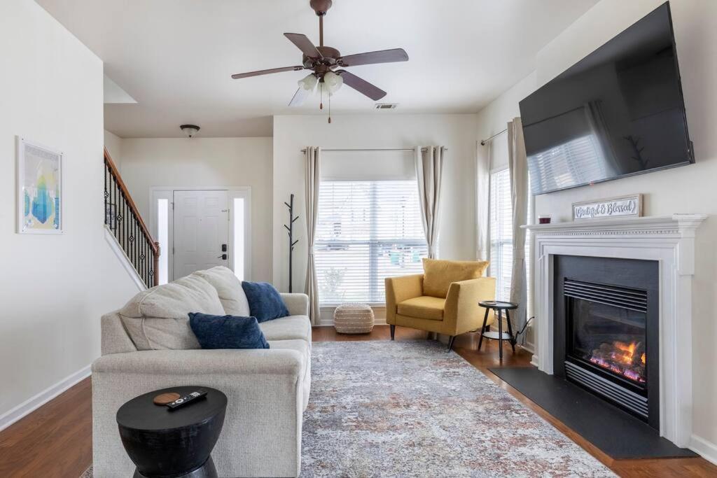Five-Bedroom House photo 1