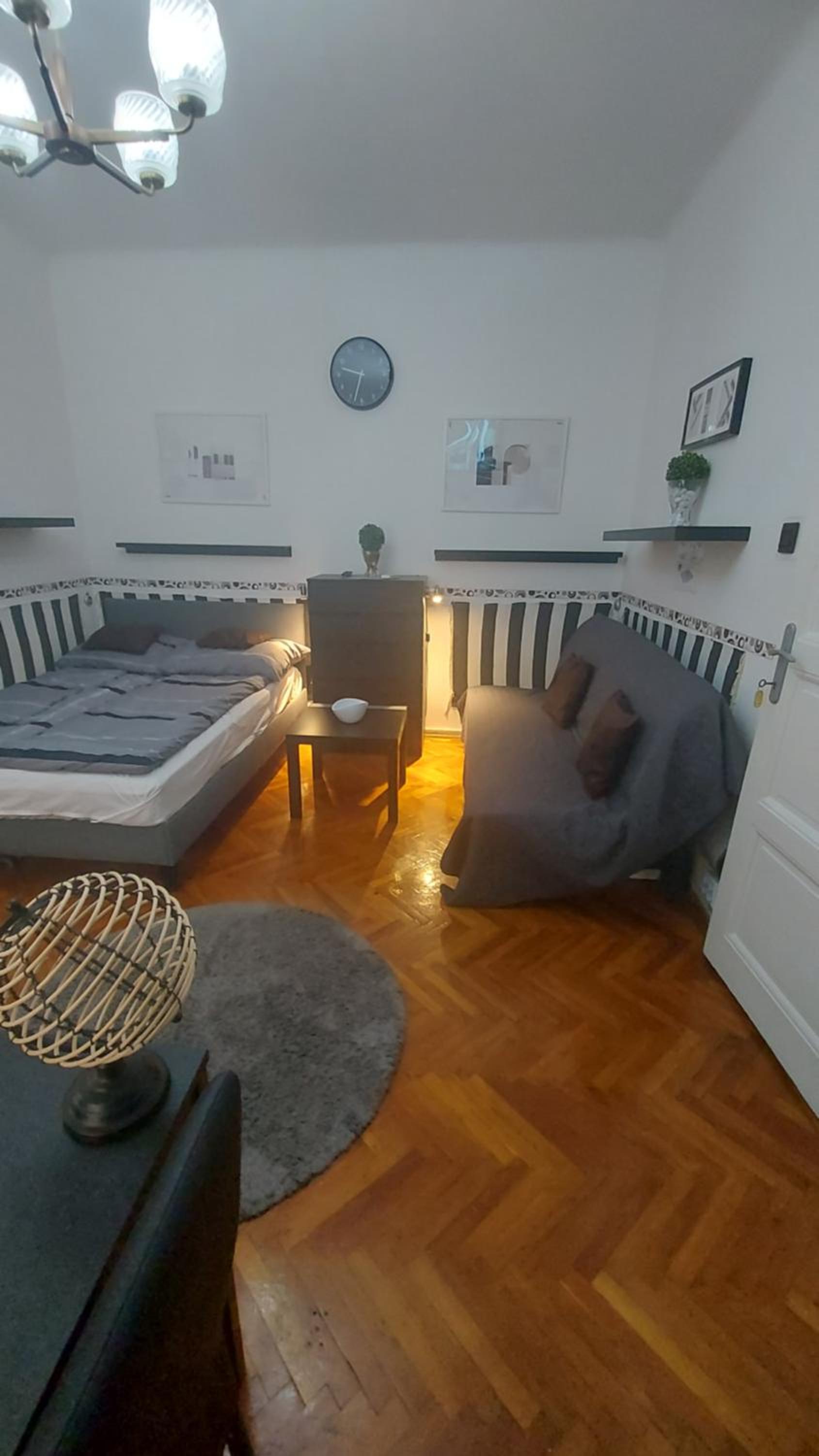 One-Bedroom Apartment - Photo 66