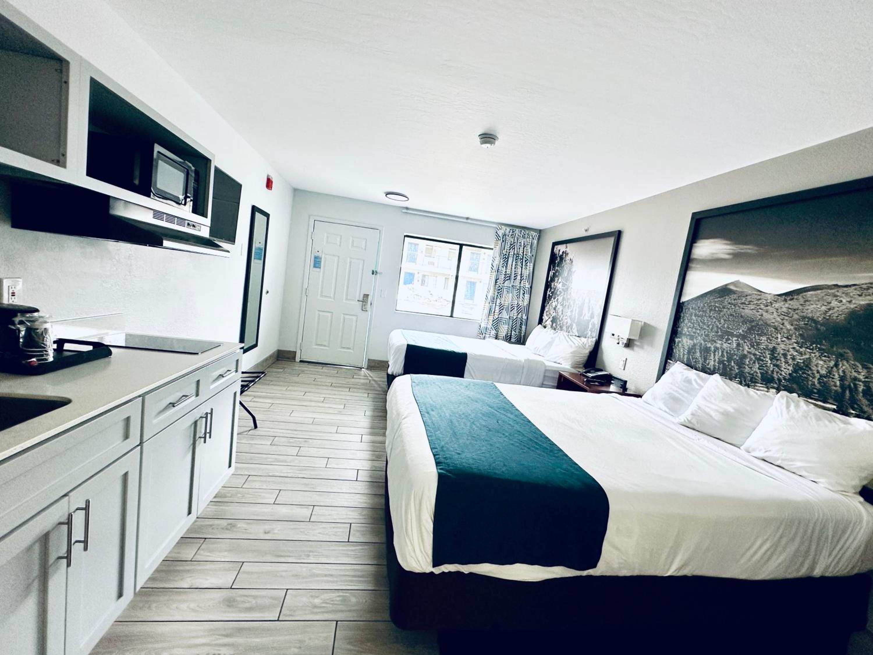 Queen Room with Two Queen Beds - Non-Smoking