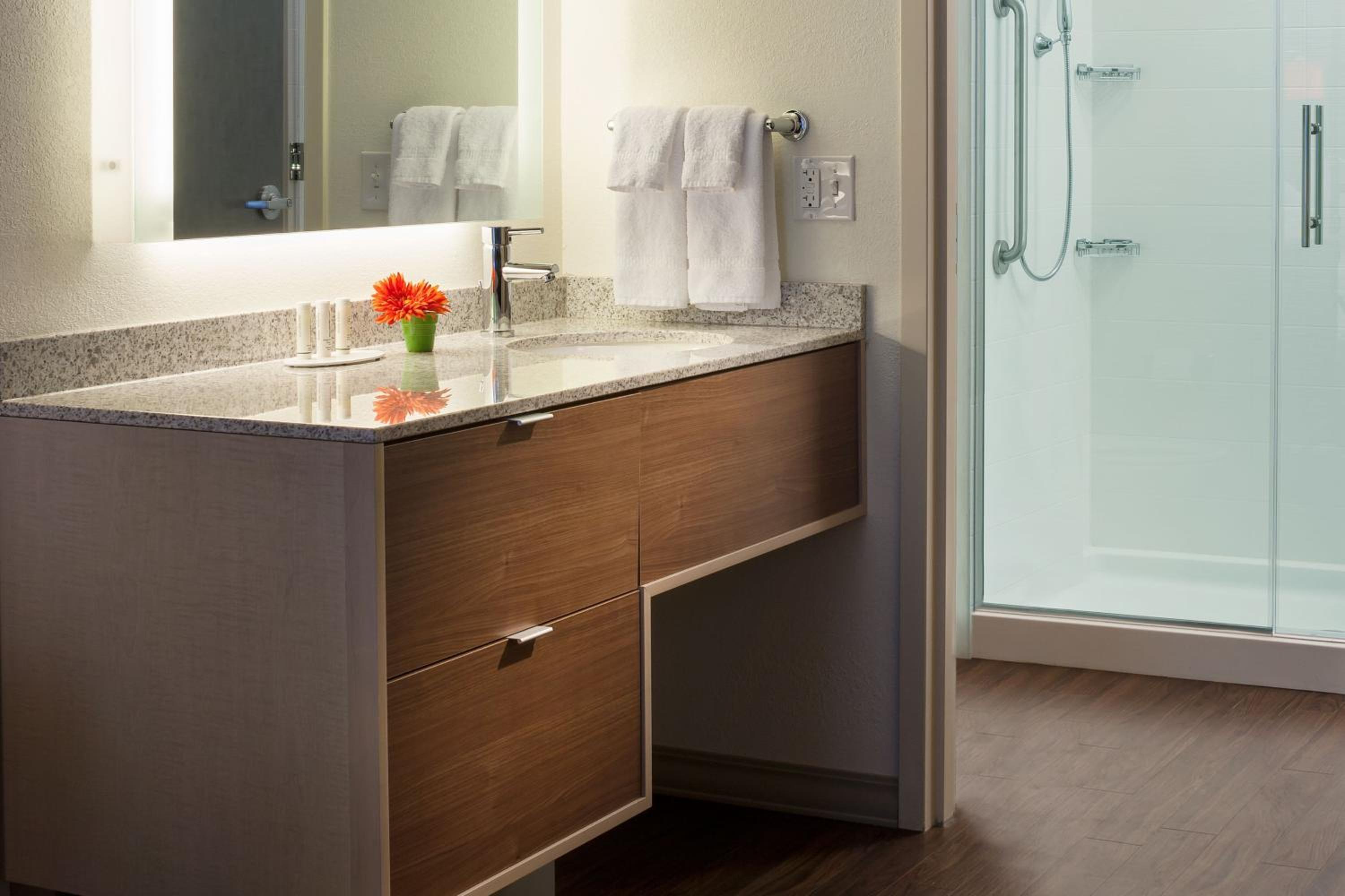 High Floor Studio Suite thumbnail 6
