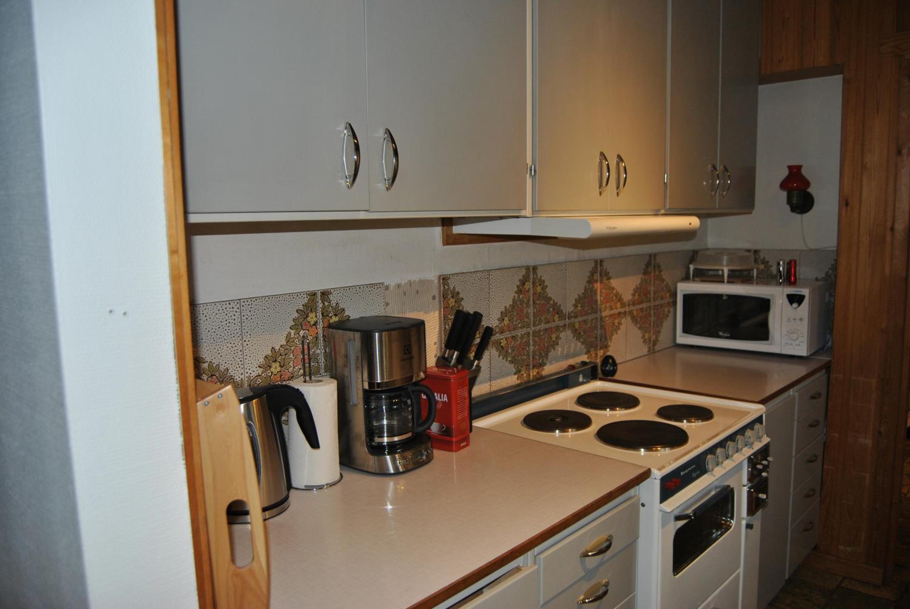 Three-Bedroom House - Photo 17
