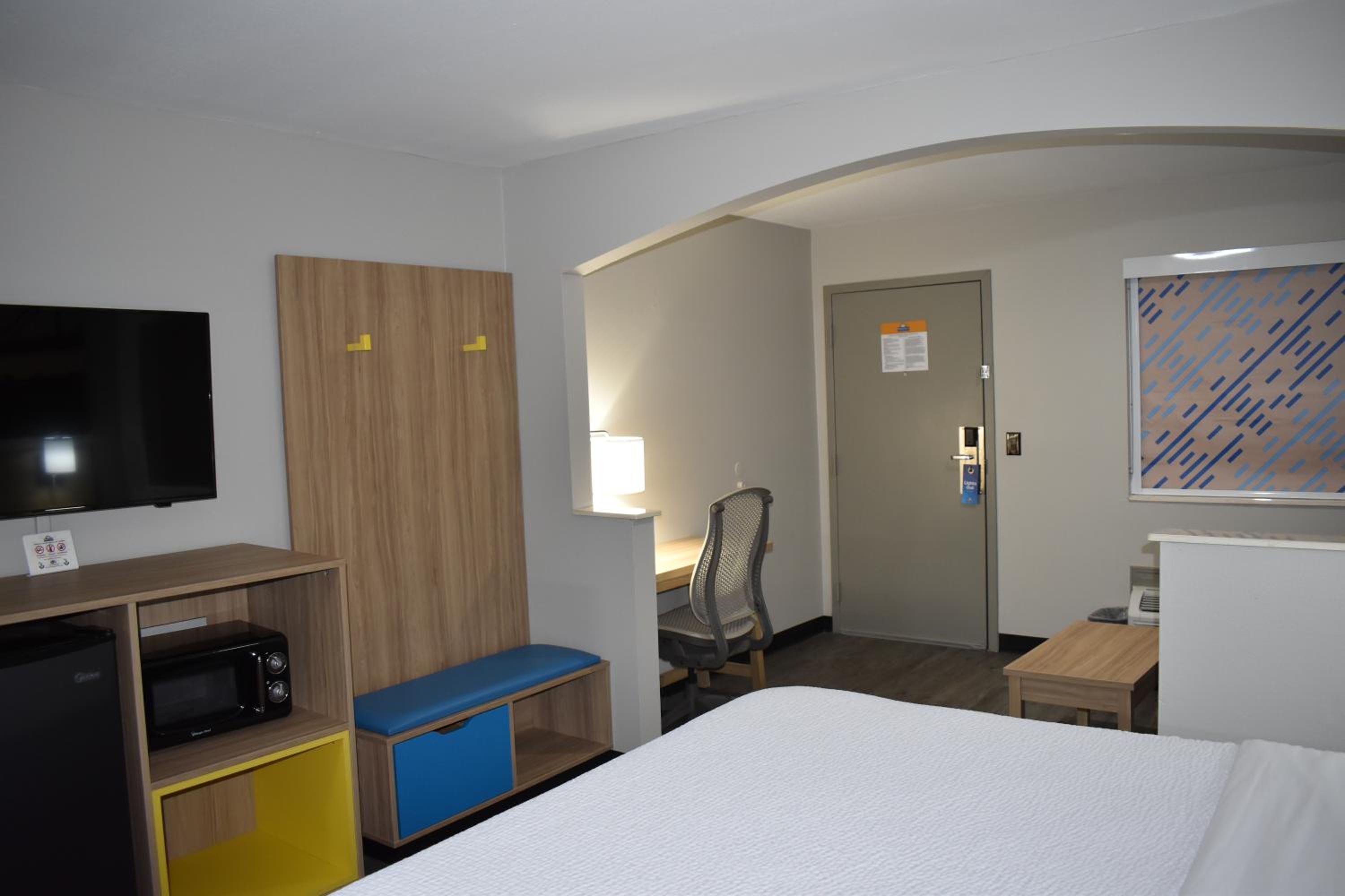 King Room - Non-Smoking photo 3