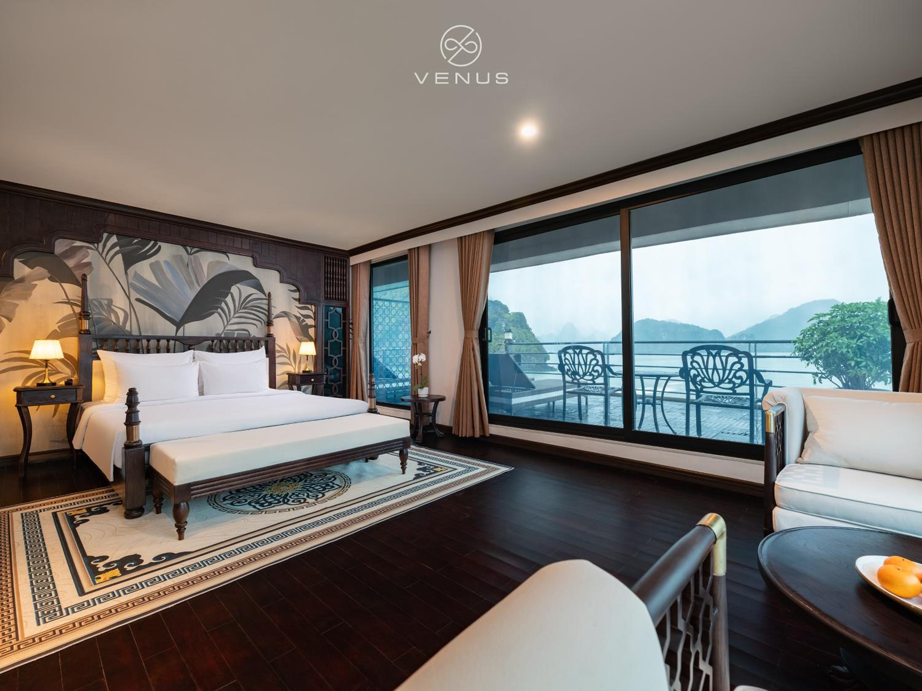Royal Suite with Terrace and Bathtub photo 3