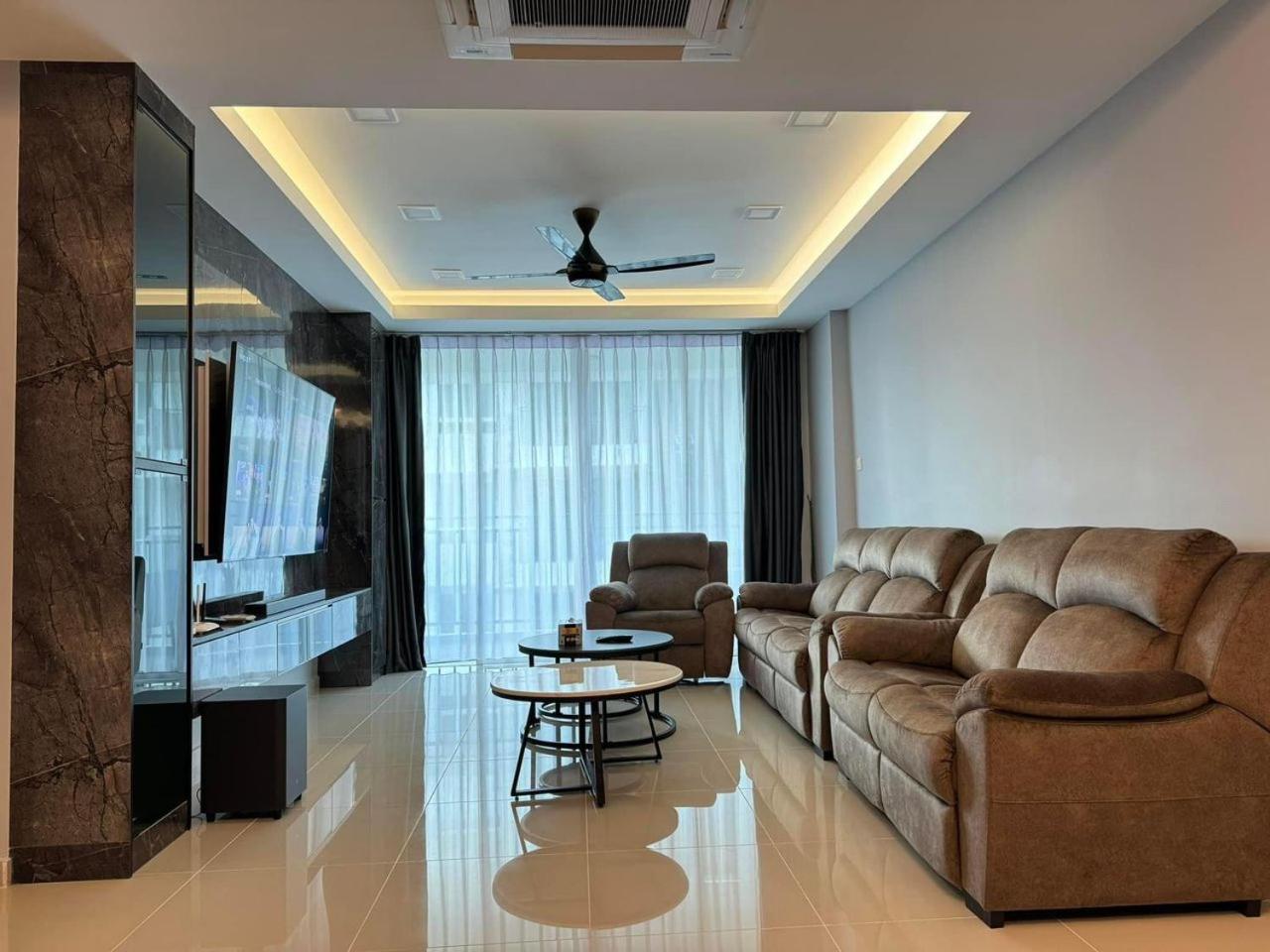 Three-Bedroom Apartment photo 1