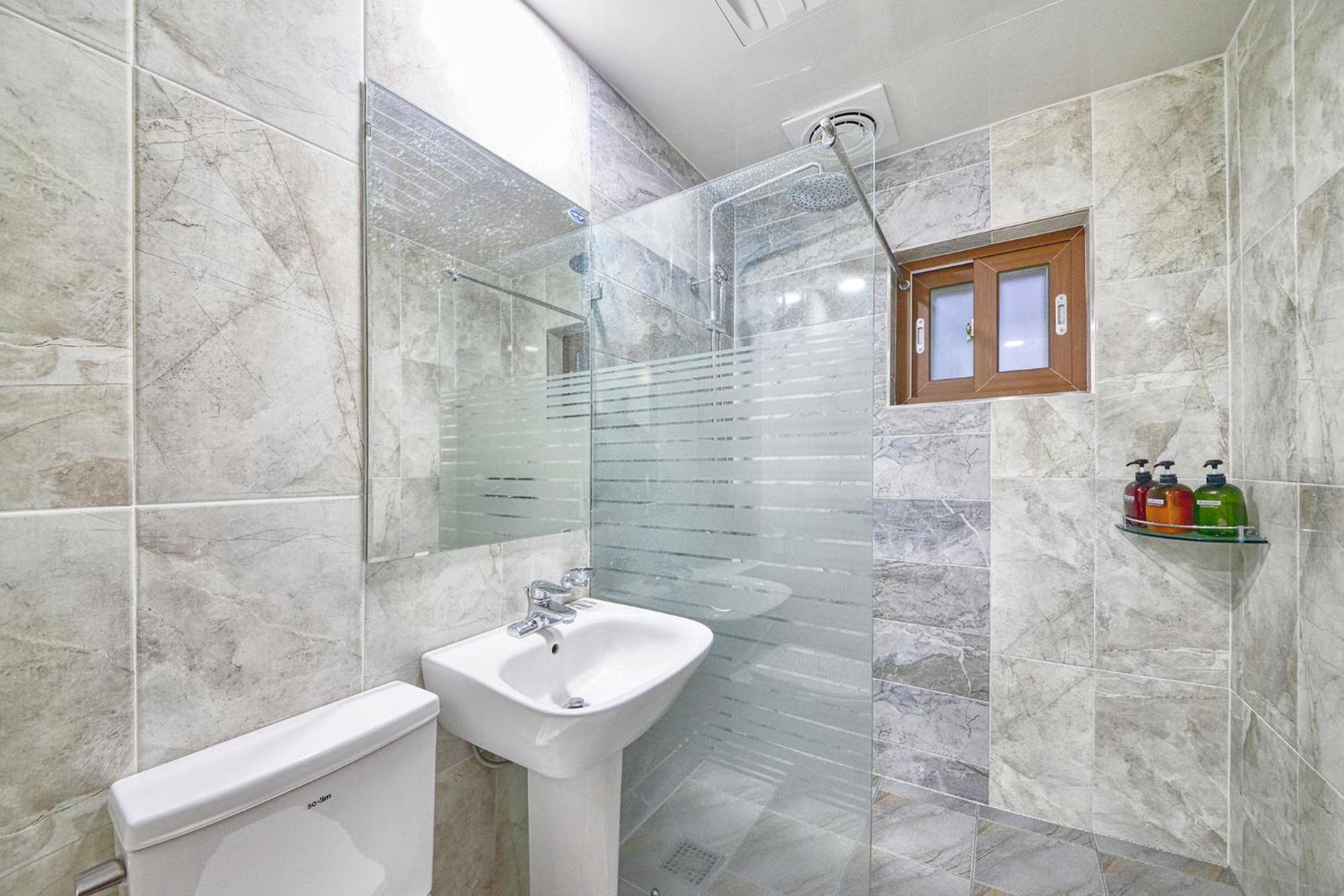 Two-Bedroom Suite - Photo 4