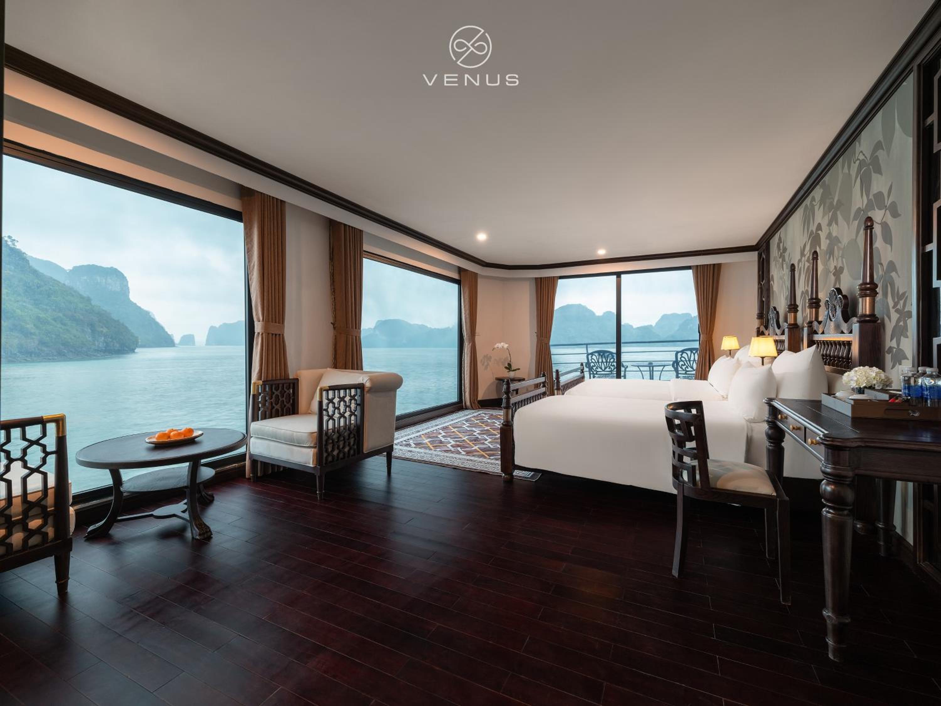 Triple Family Suite with Balcony and Bathtub photo 1