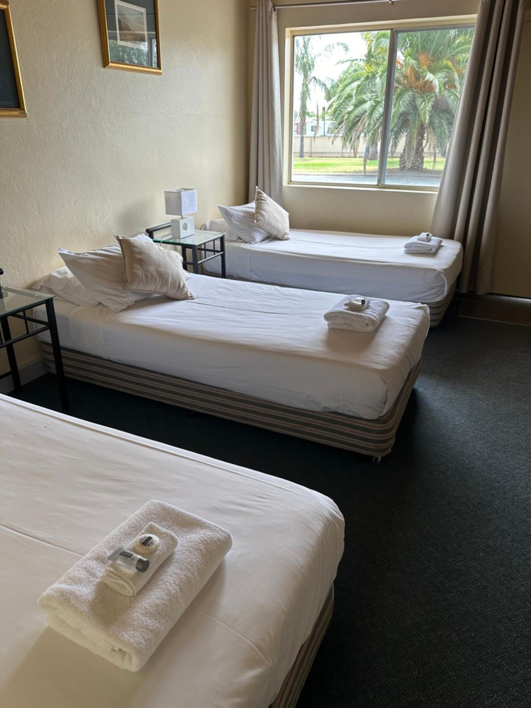 Standard Triple Room - Photo 2