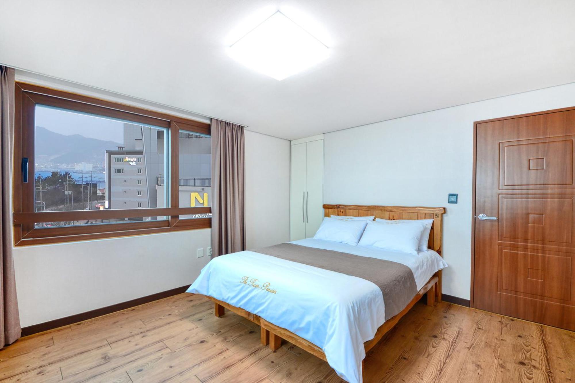 Two-Bedroom Suite - Photo 12