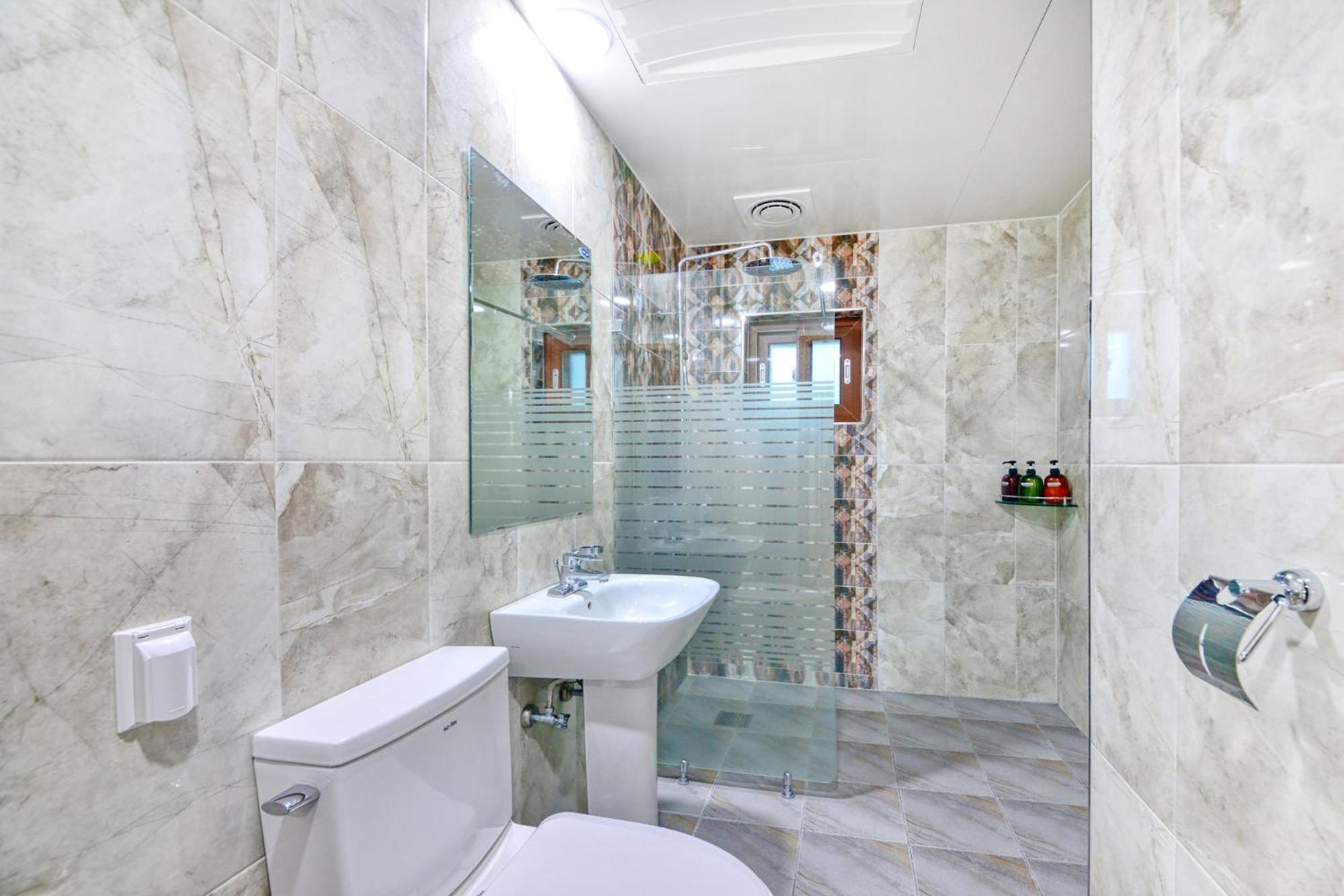 Three-Bedroom Suite - Photo 17