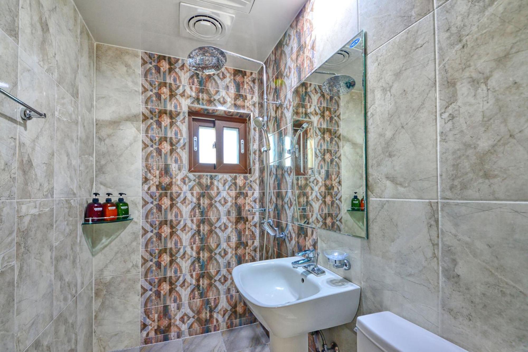 Three-Bedroom Suite - Photo 16