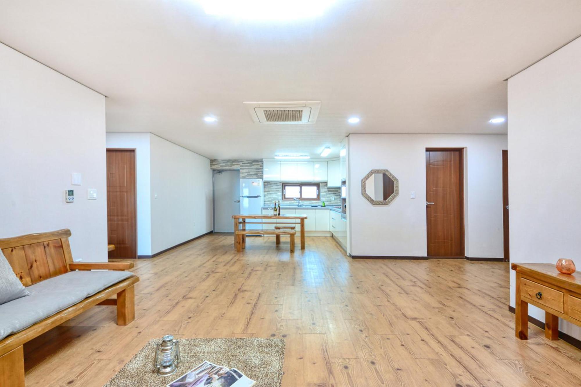 Three-Bedroom Suite - Photo 5