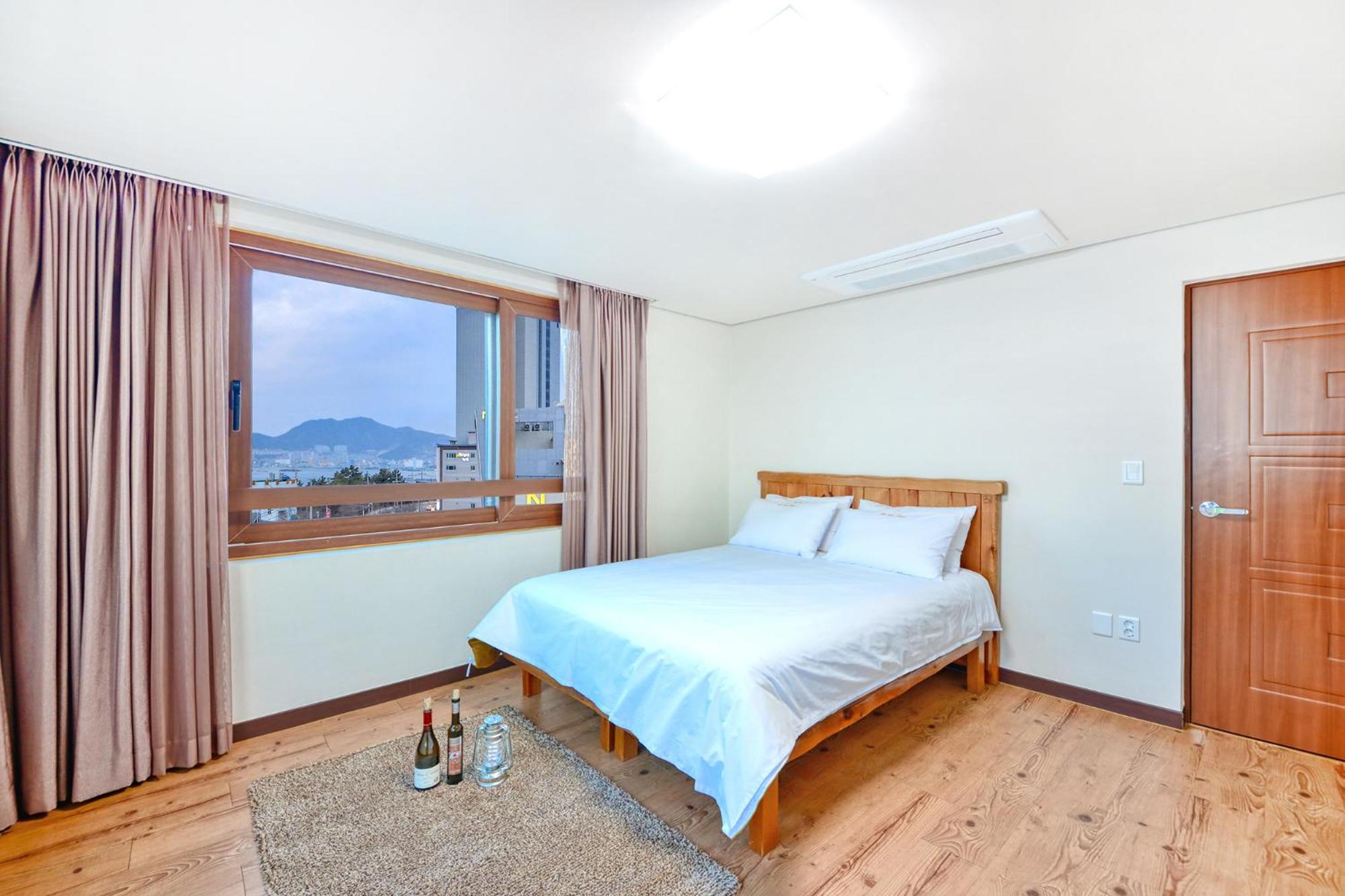 Three-Bedroom Suite - Photo 12