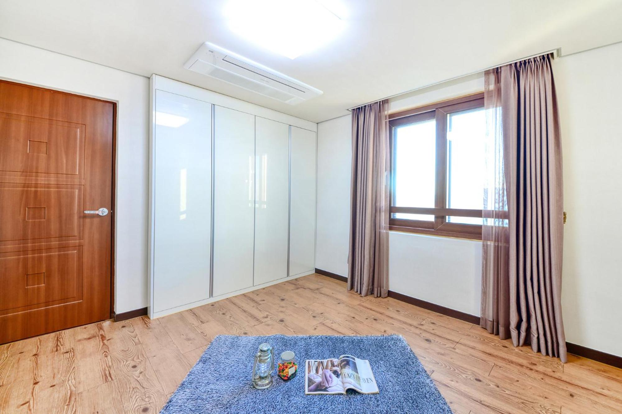 Three-Bedroom Suite - Photo 10