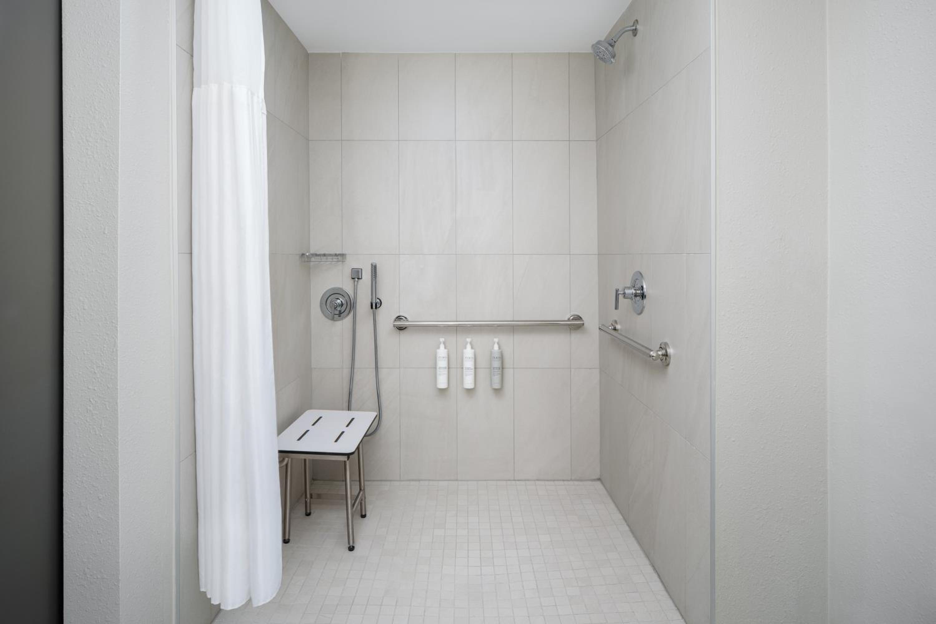King Suite with Roll-In Shower - Mobility/Hearing Accessible - Non-Smoking - Photo 6