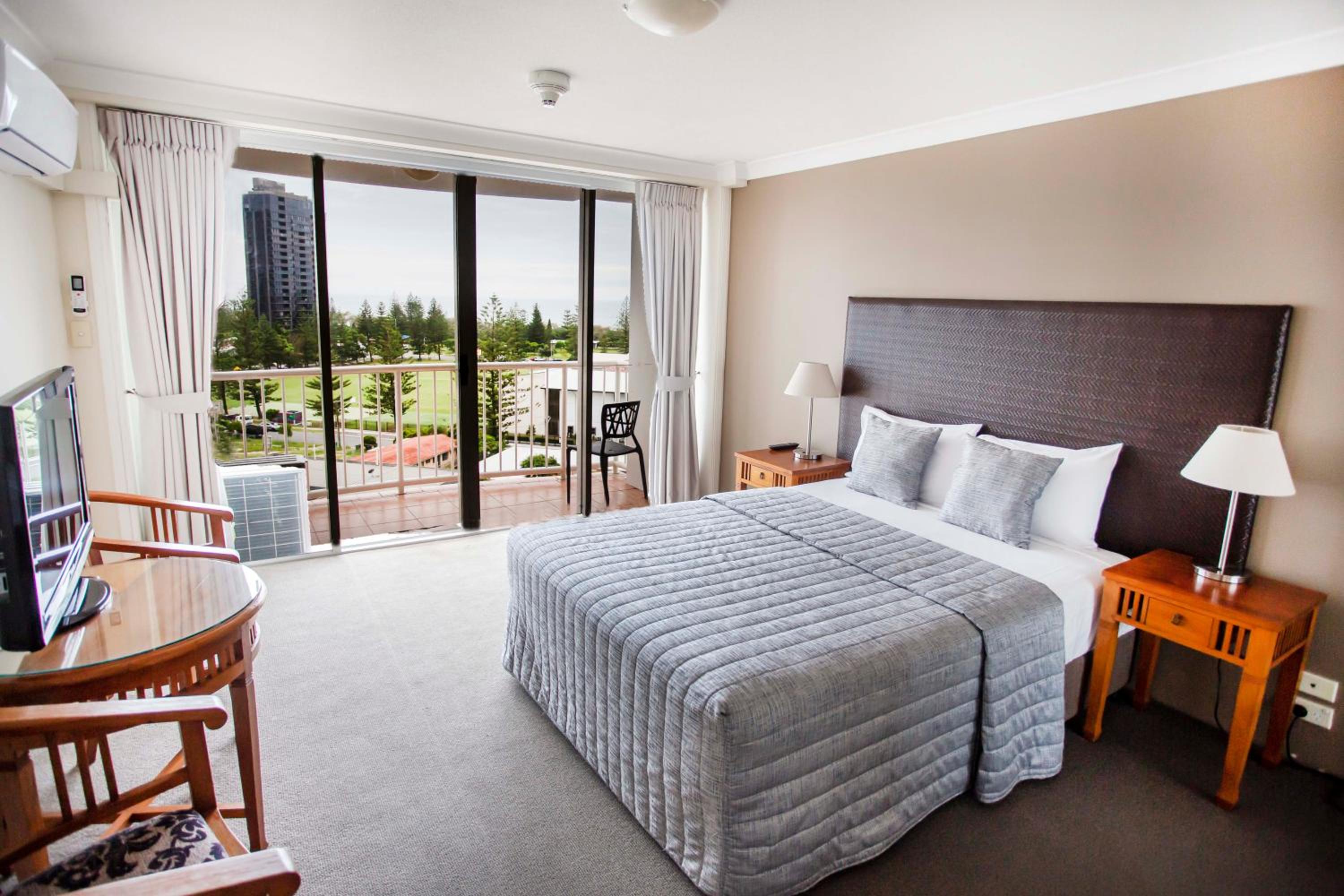 One-Bedroom Apartment - Photo 7