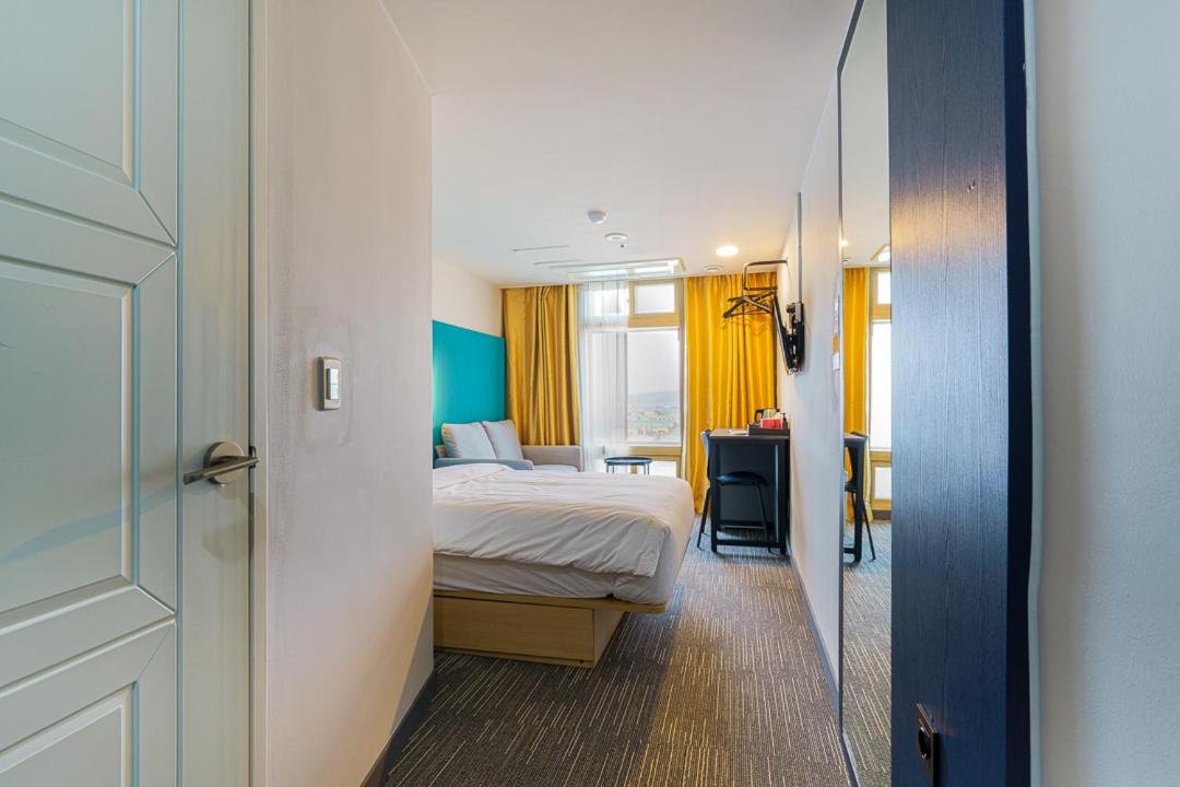 Standard Double Room - Photo 7