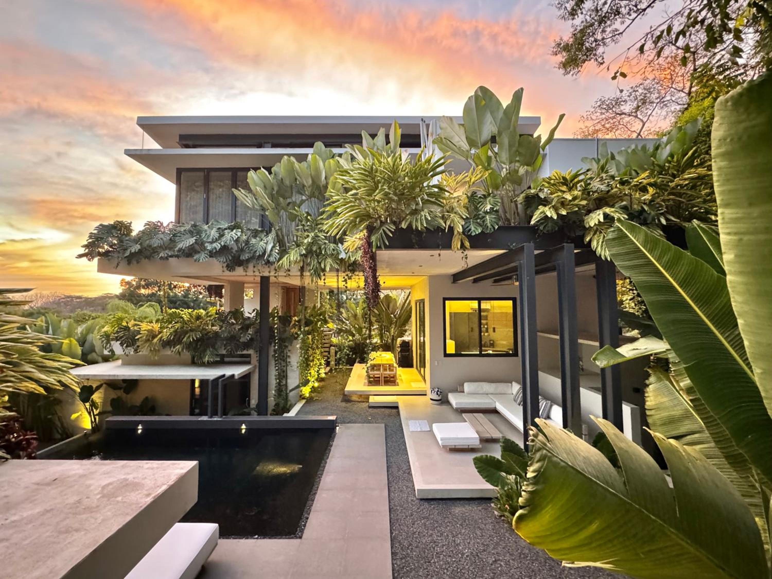 Villa photo 2