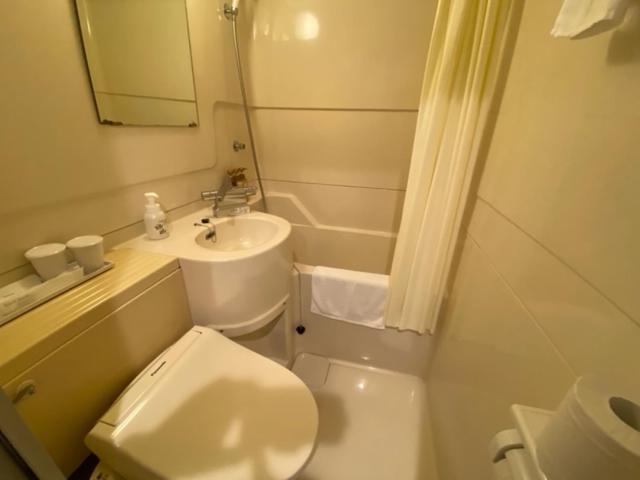 Twin Room - Non-Smoking - Photo 2