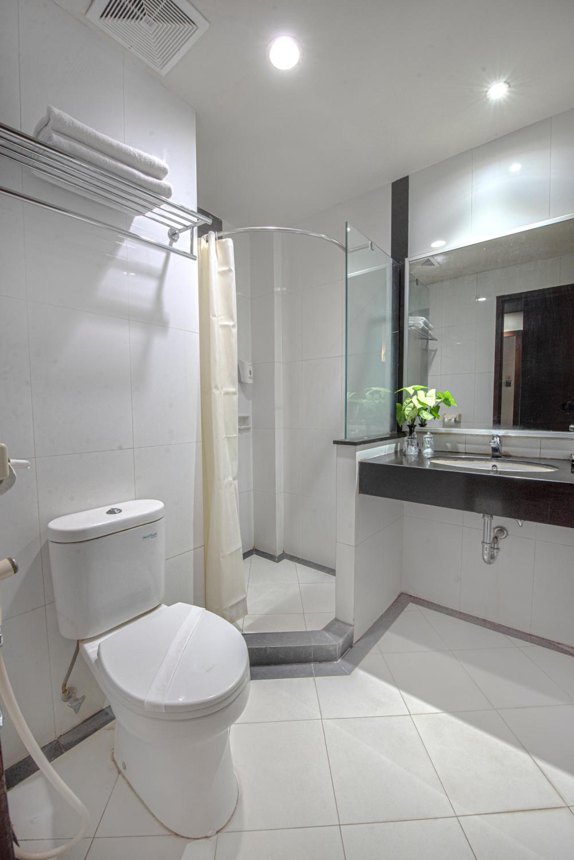 Deluxe Twin with Pool Access photo 2