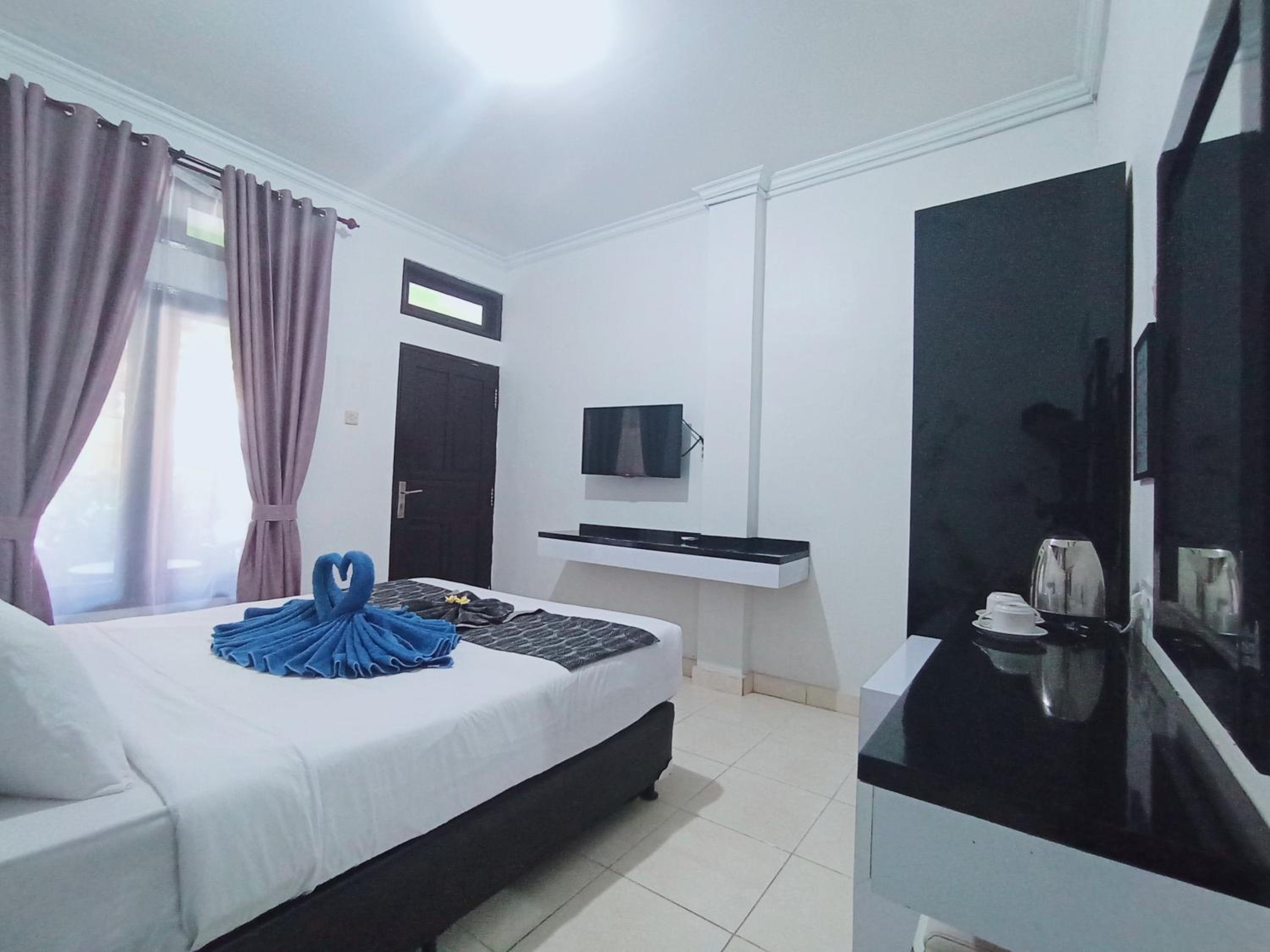 Standard Double or Twin Room photo 3