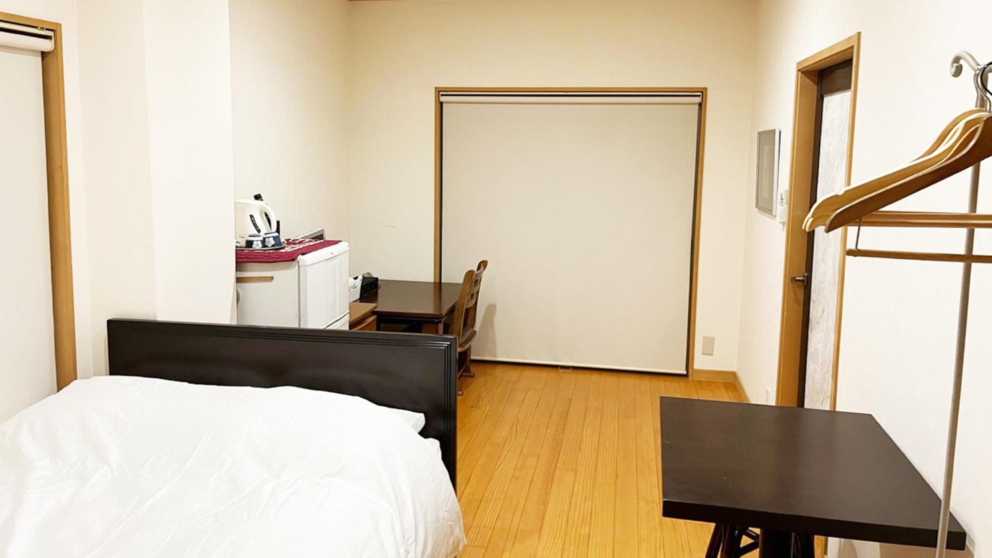 1 Semi-Double Bed &1 Extra Bed - Non-Smoking photo 2