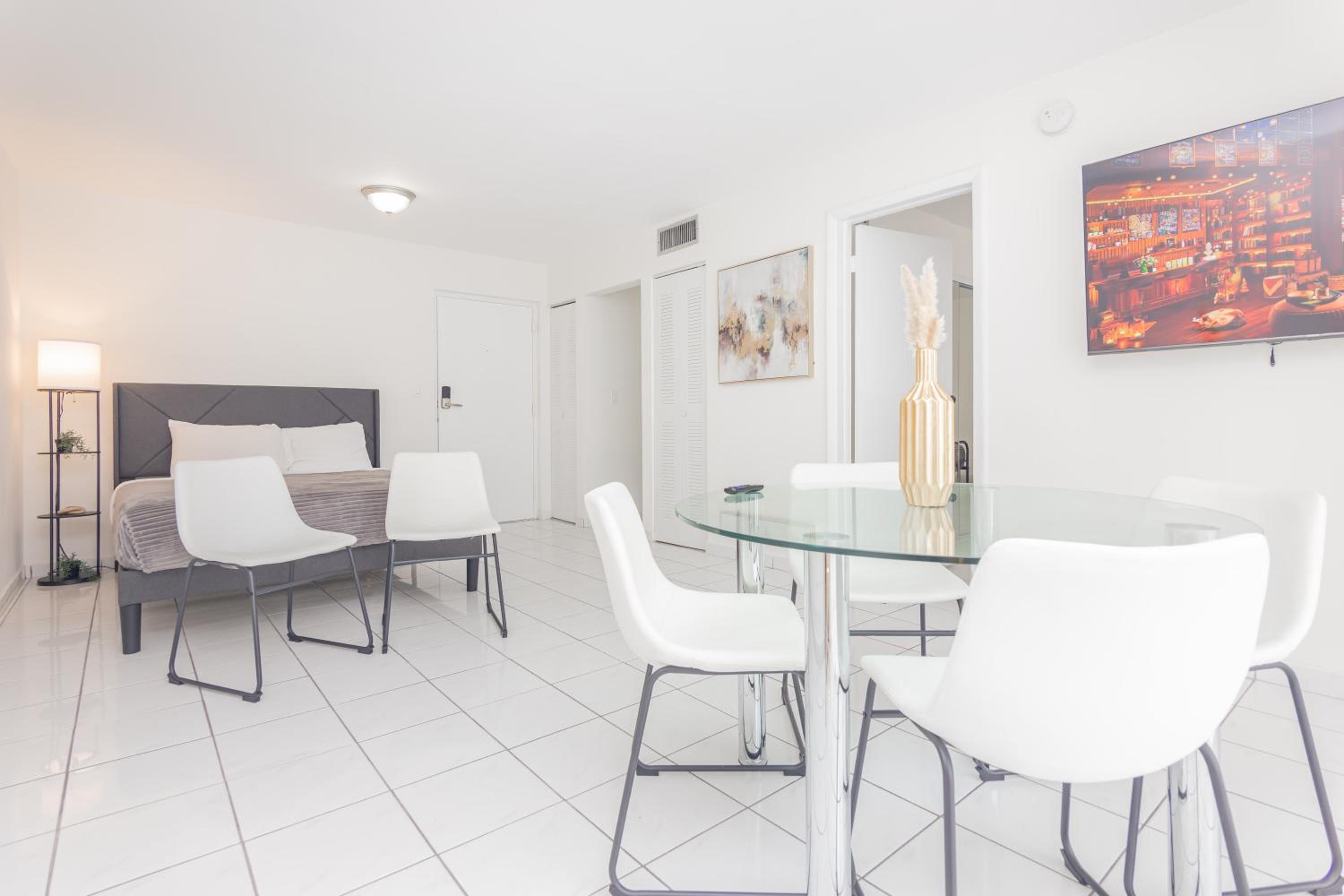 Apartment With Balcony photo 1
