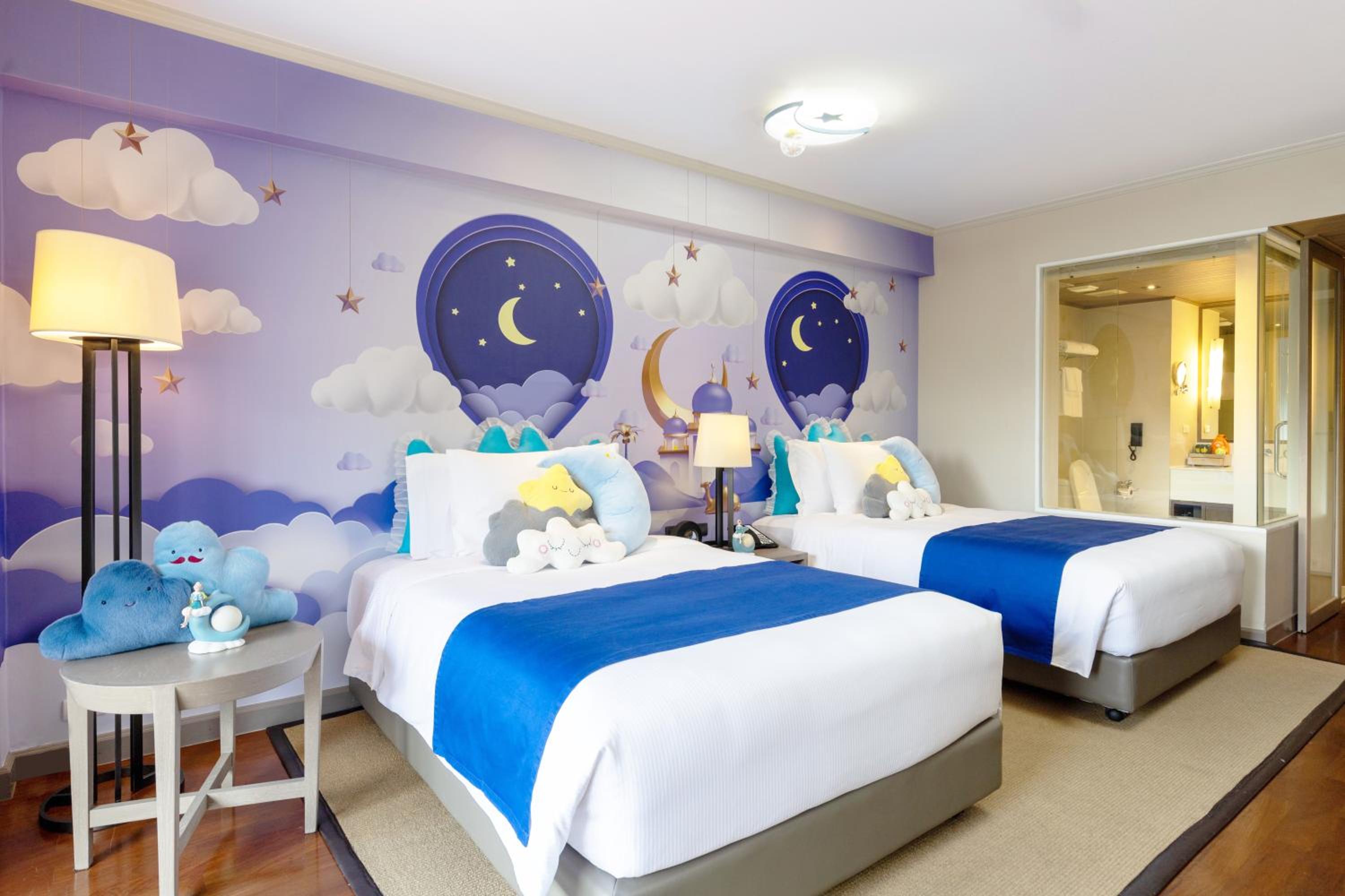 Garden View Family Room