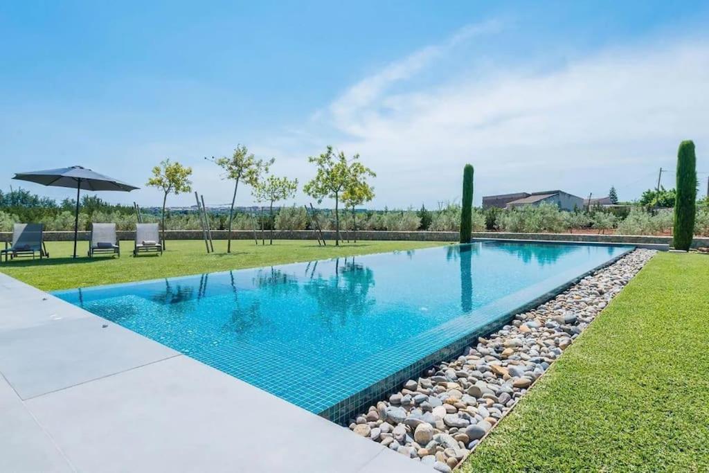 Villa photo 2