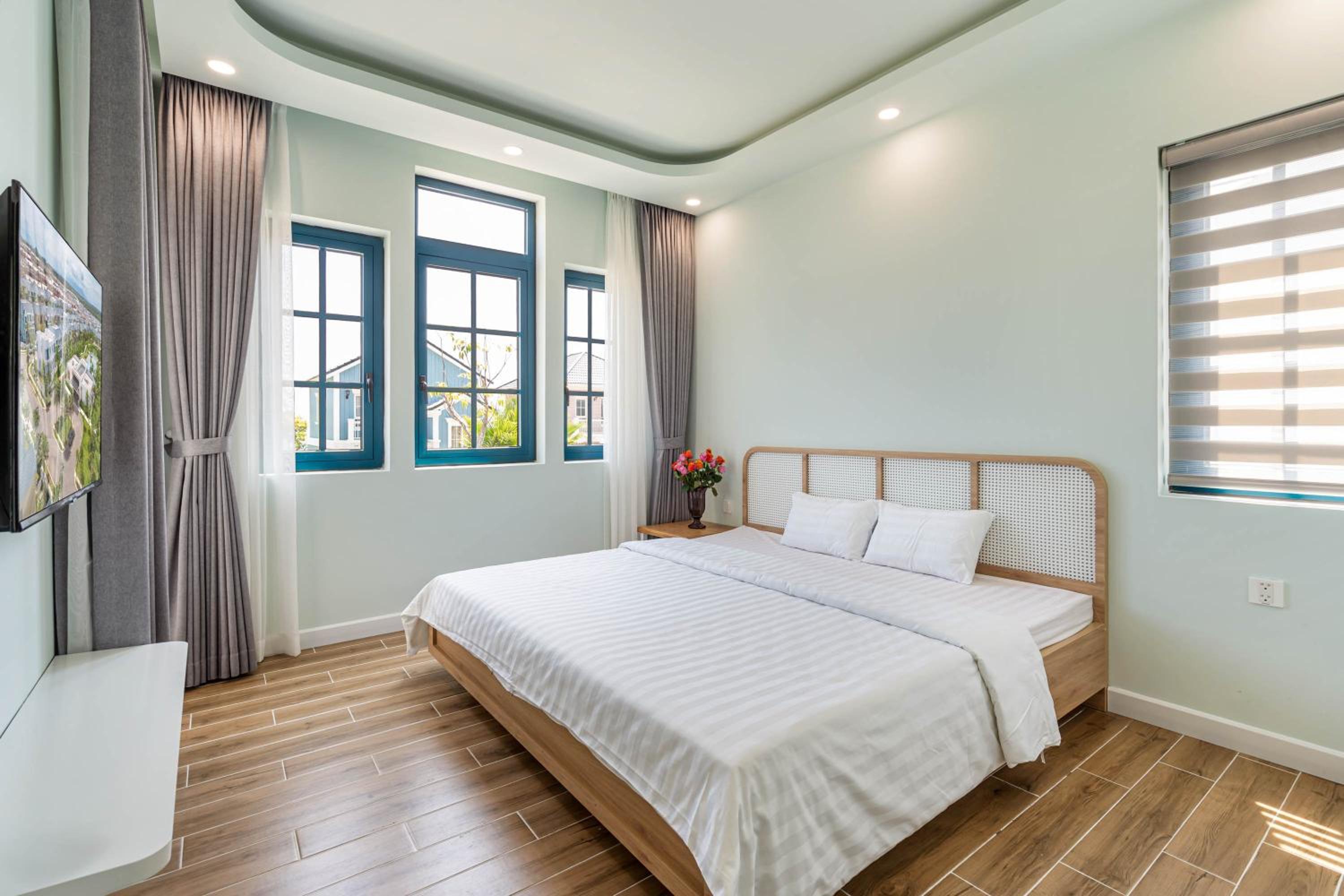 Three-Bedroom Villa photo 1