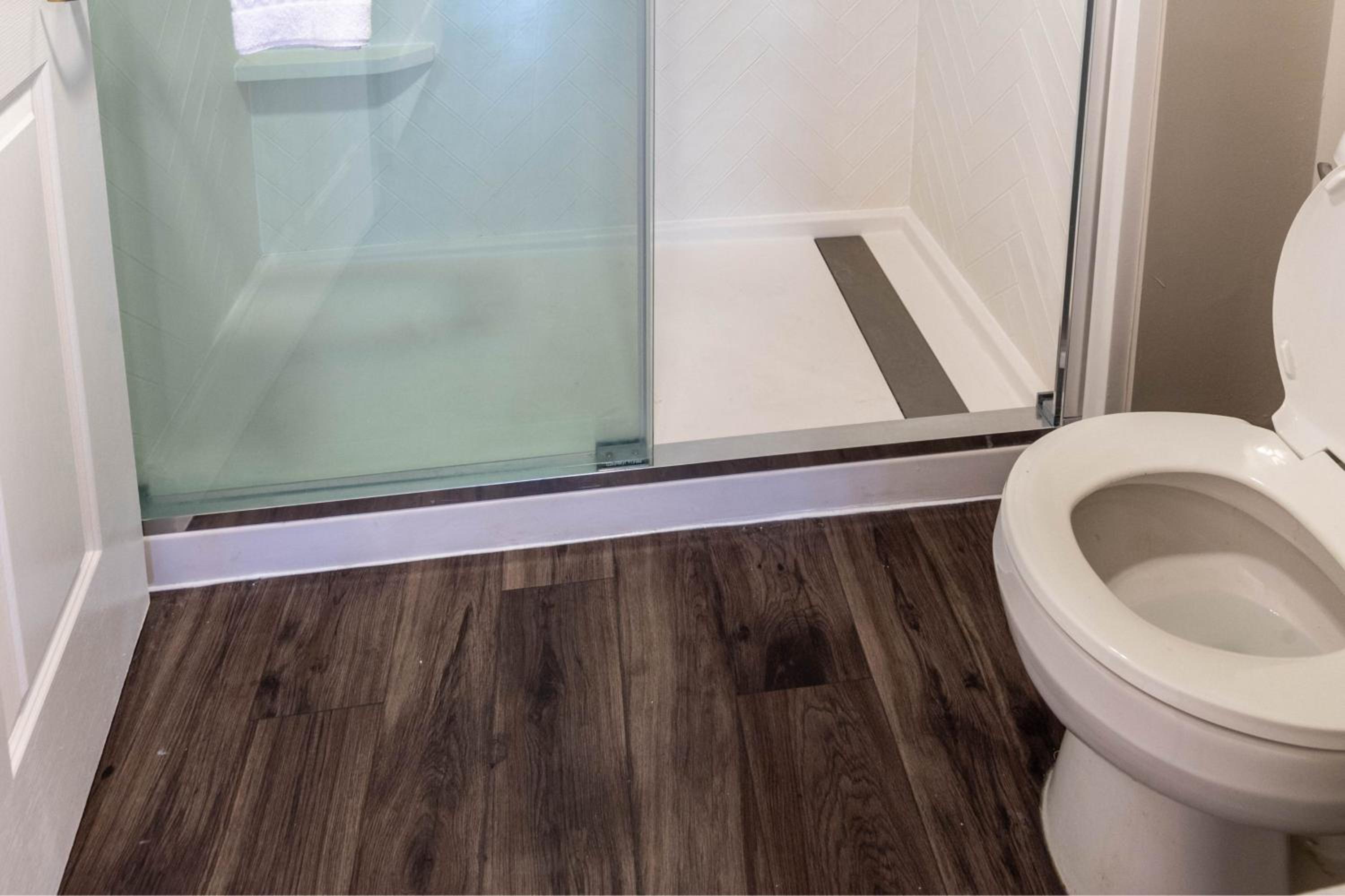 Newly Renovated Queen Studio with Sofa Bed and Adapted Tub - Mobility Accessible photo 2