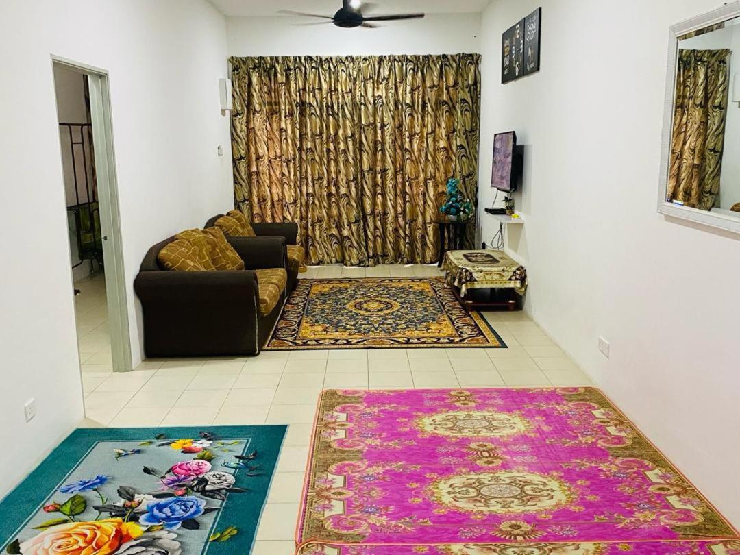 Three-Bedroom House photo 1