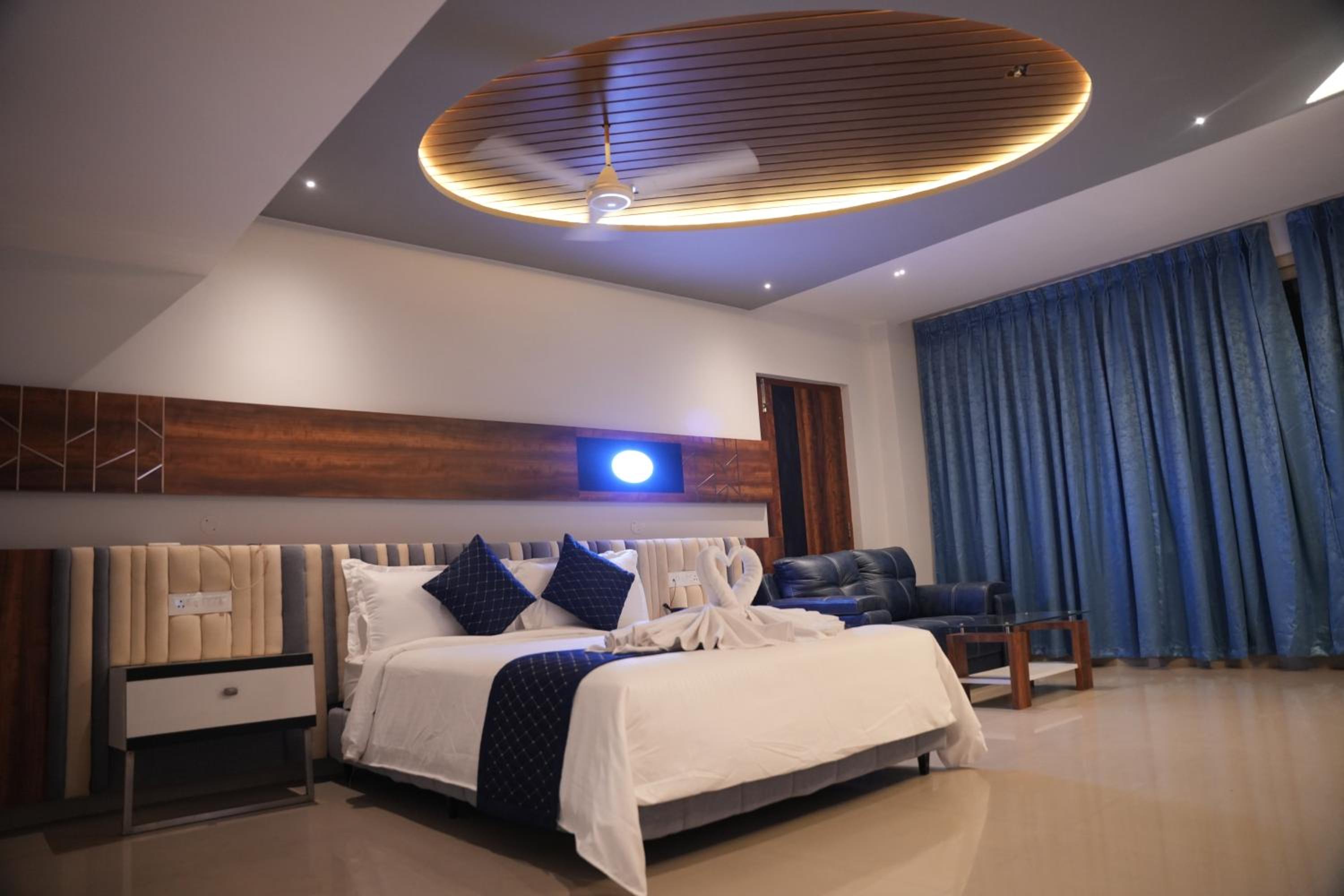 Deluxe Double Room - Photo 1