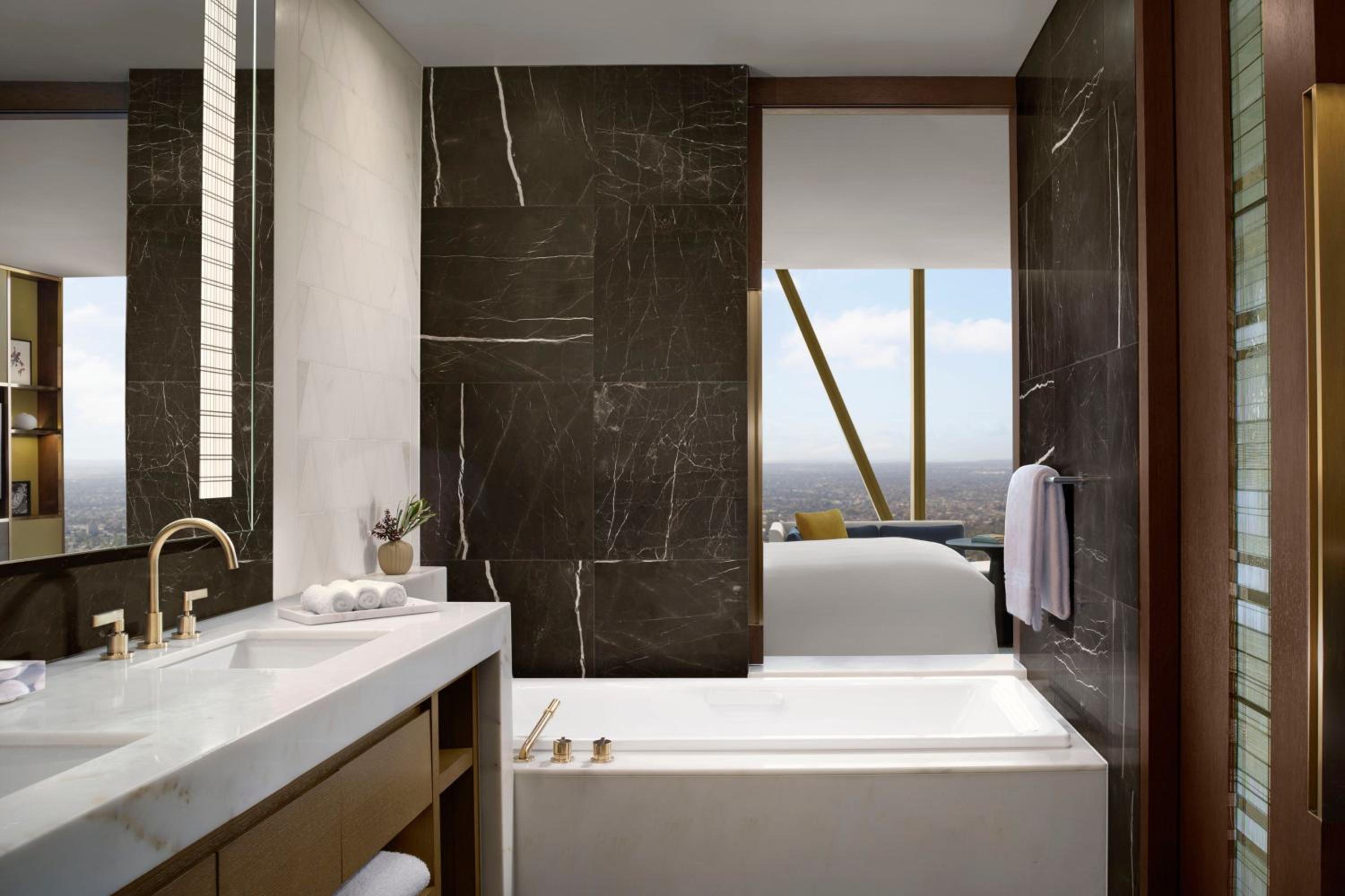 Premier, City View, 1 King Bed - Photo 4