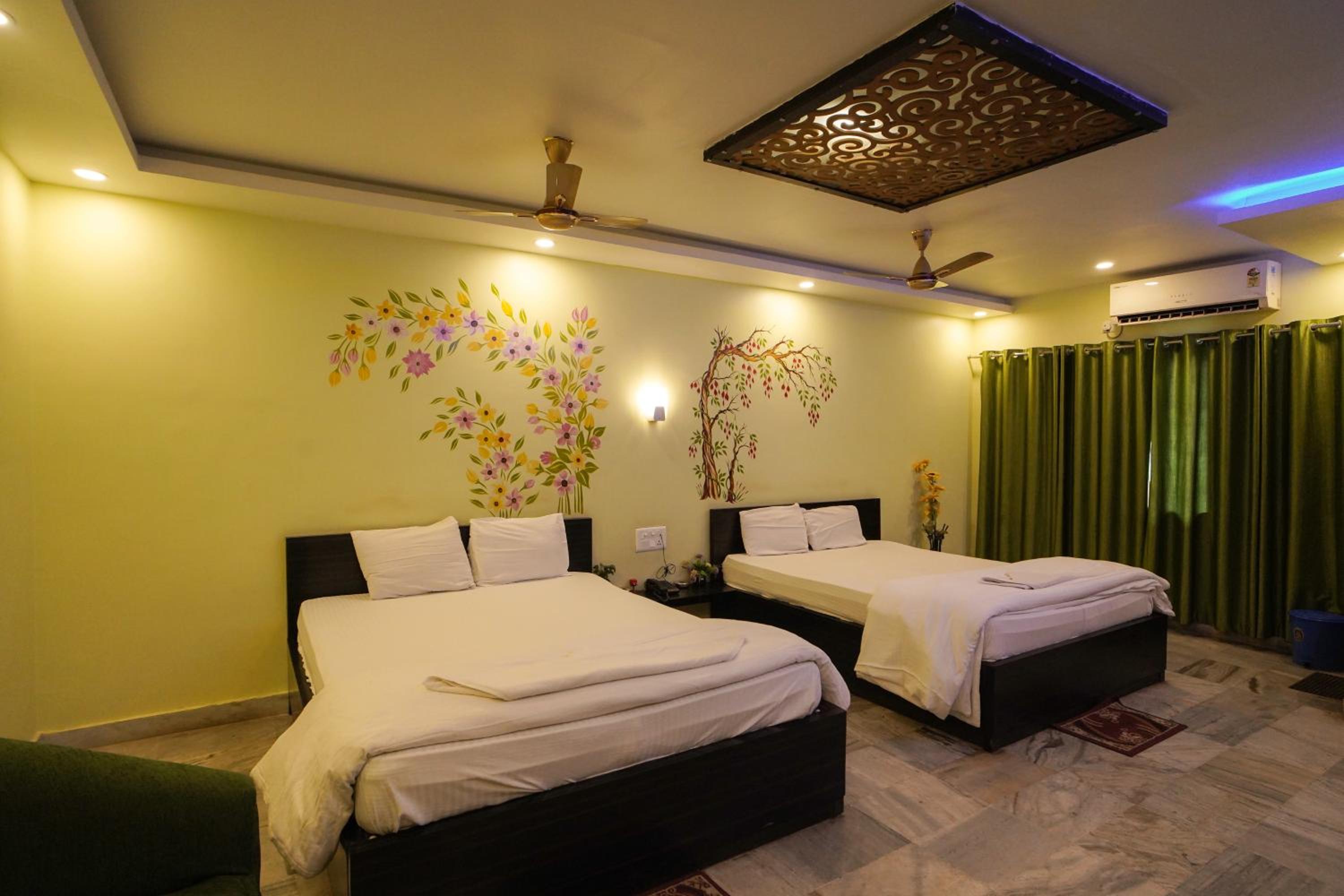 Superior Queen Room with Two Queen Beds