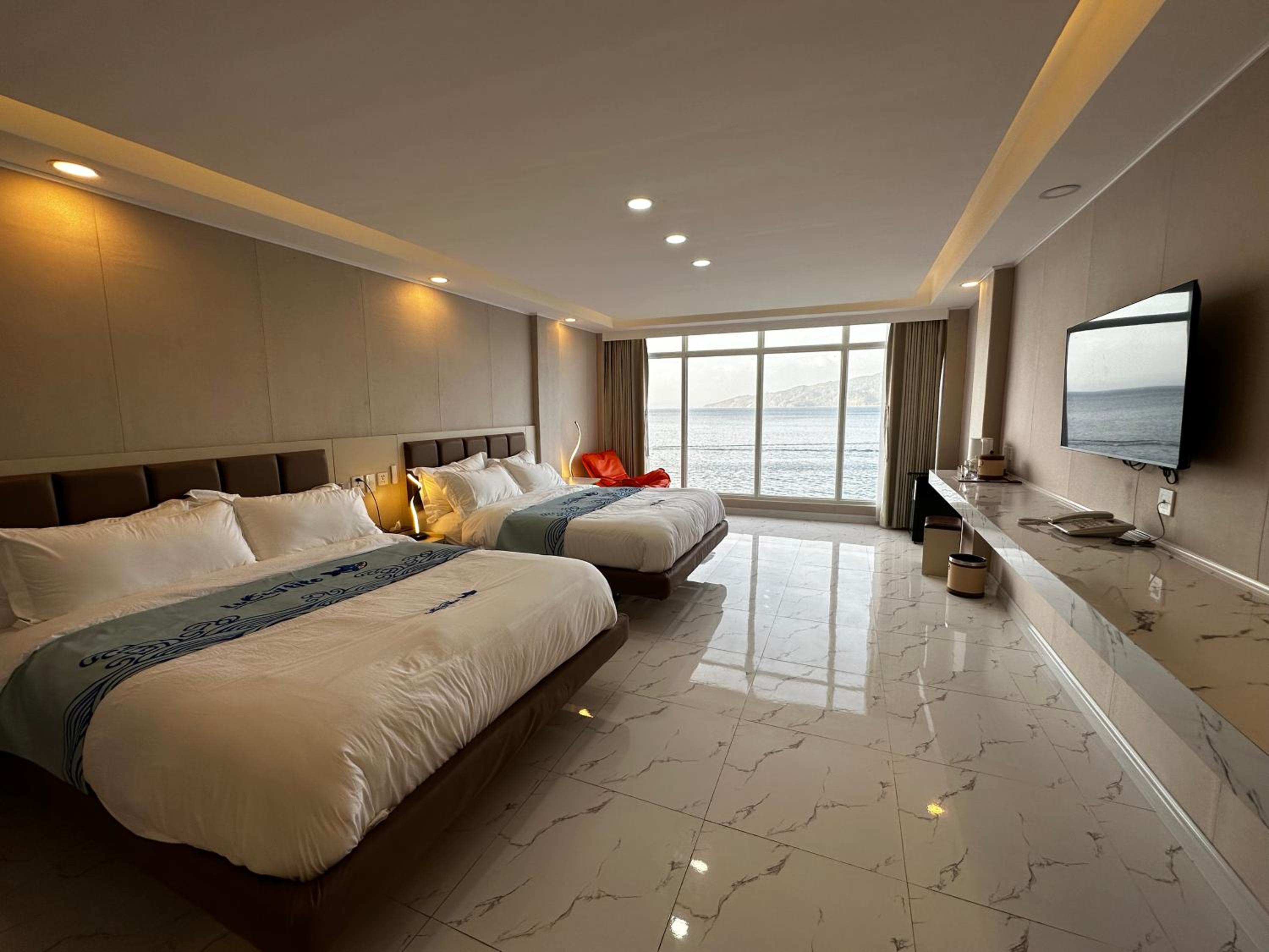 Superior Double or Twin Room with Sea View