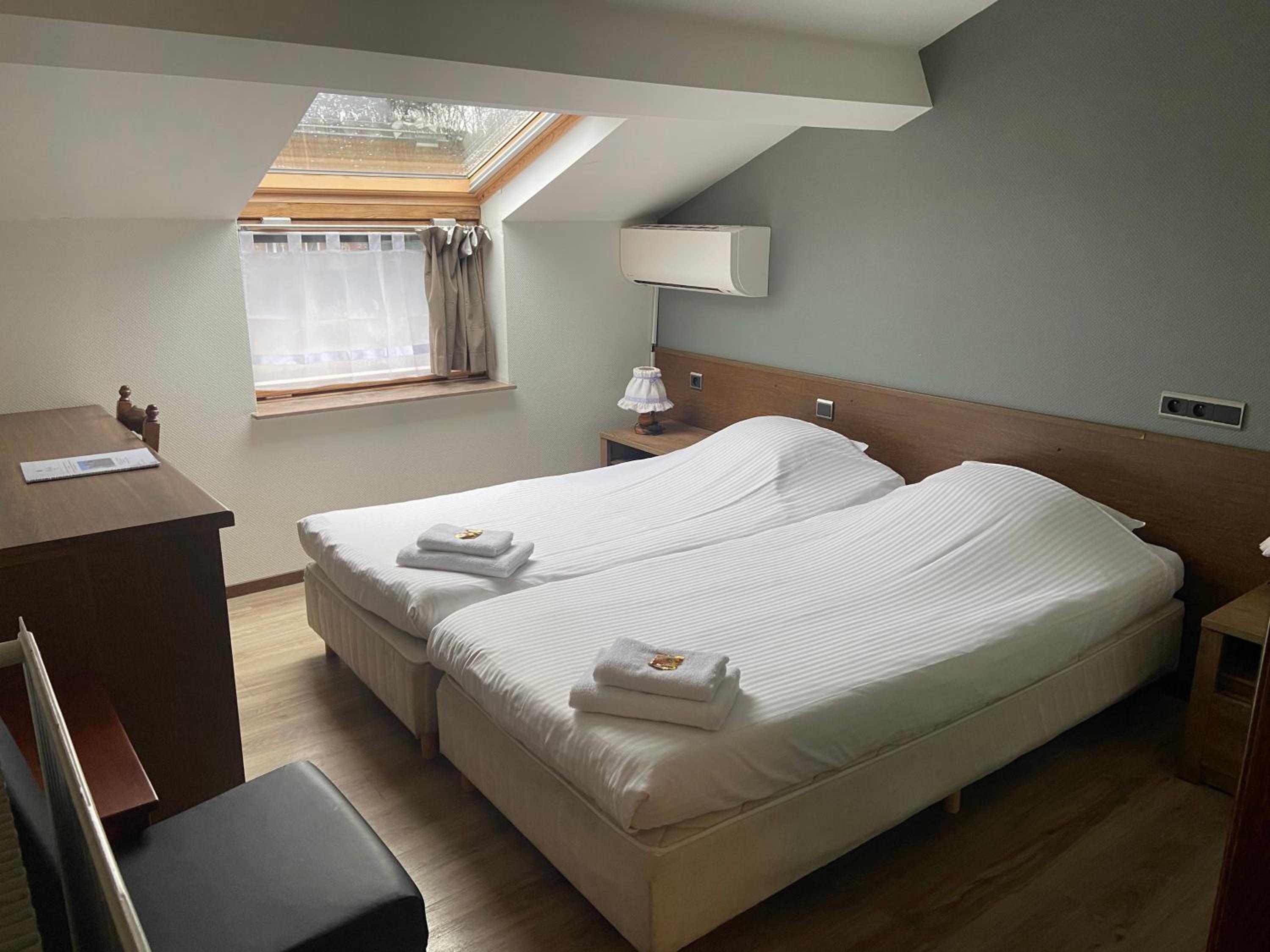 Budget Twin Room - Photo 1