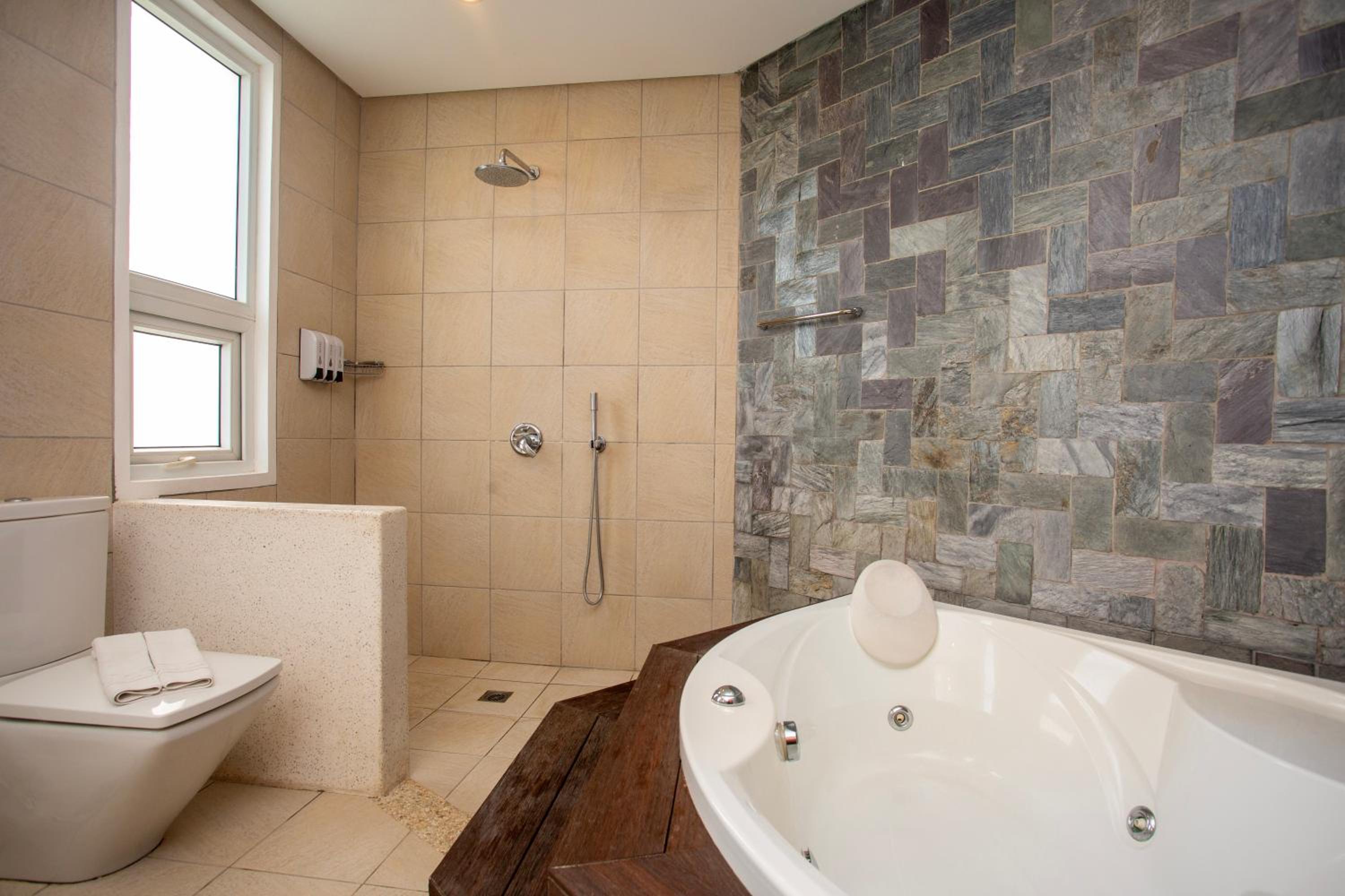 2 Bedroom Oceanview Executive with Jacuzzi - Photo 19