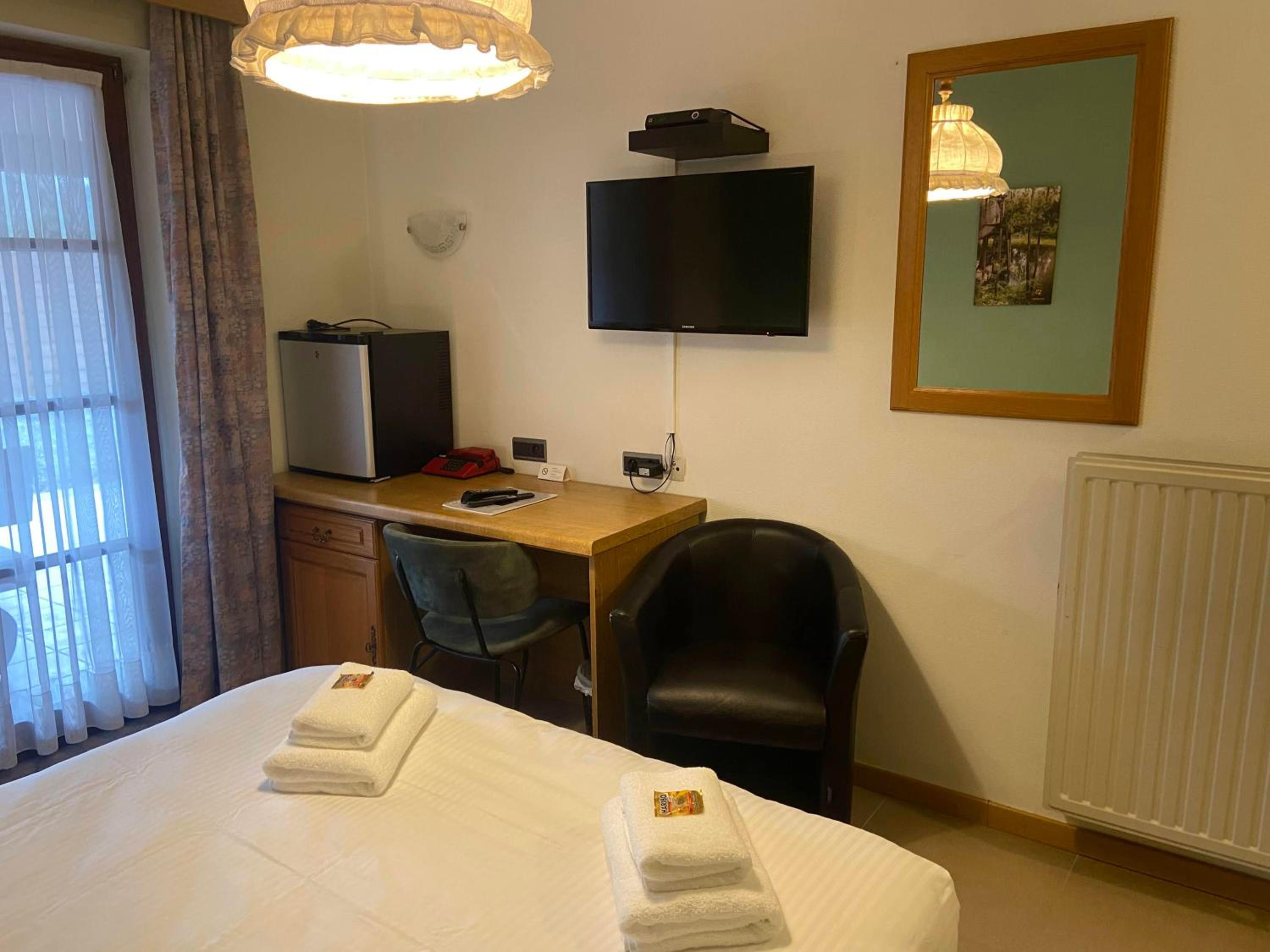 Standard Queen Room - Photo 2