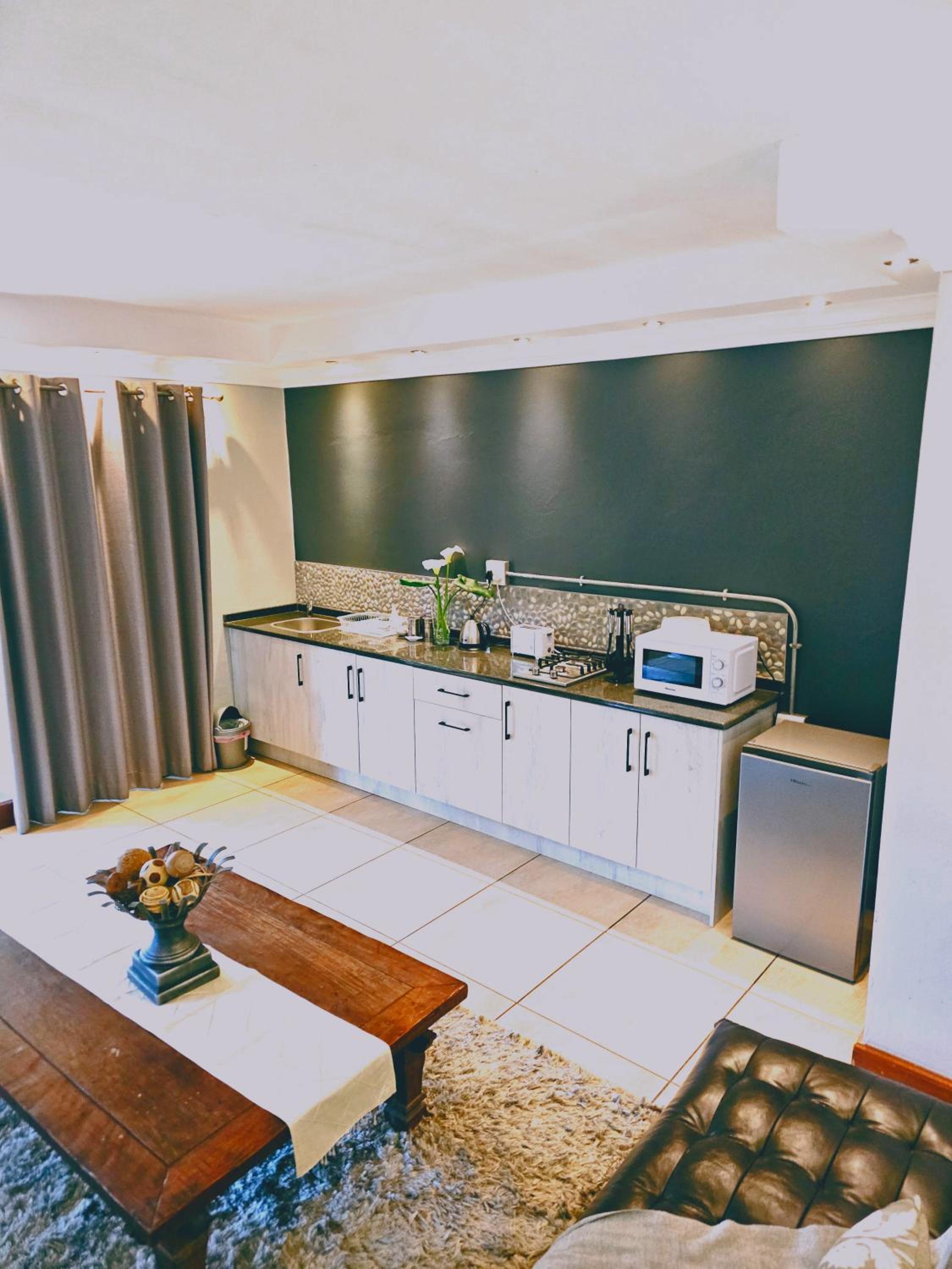 Deluxe Double or Twin Room photo 3