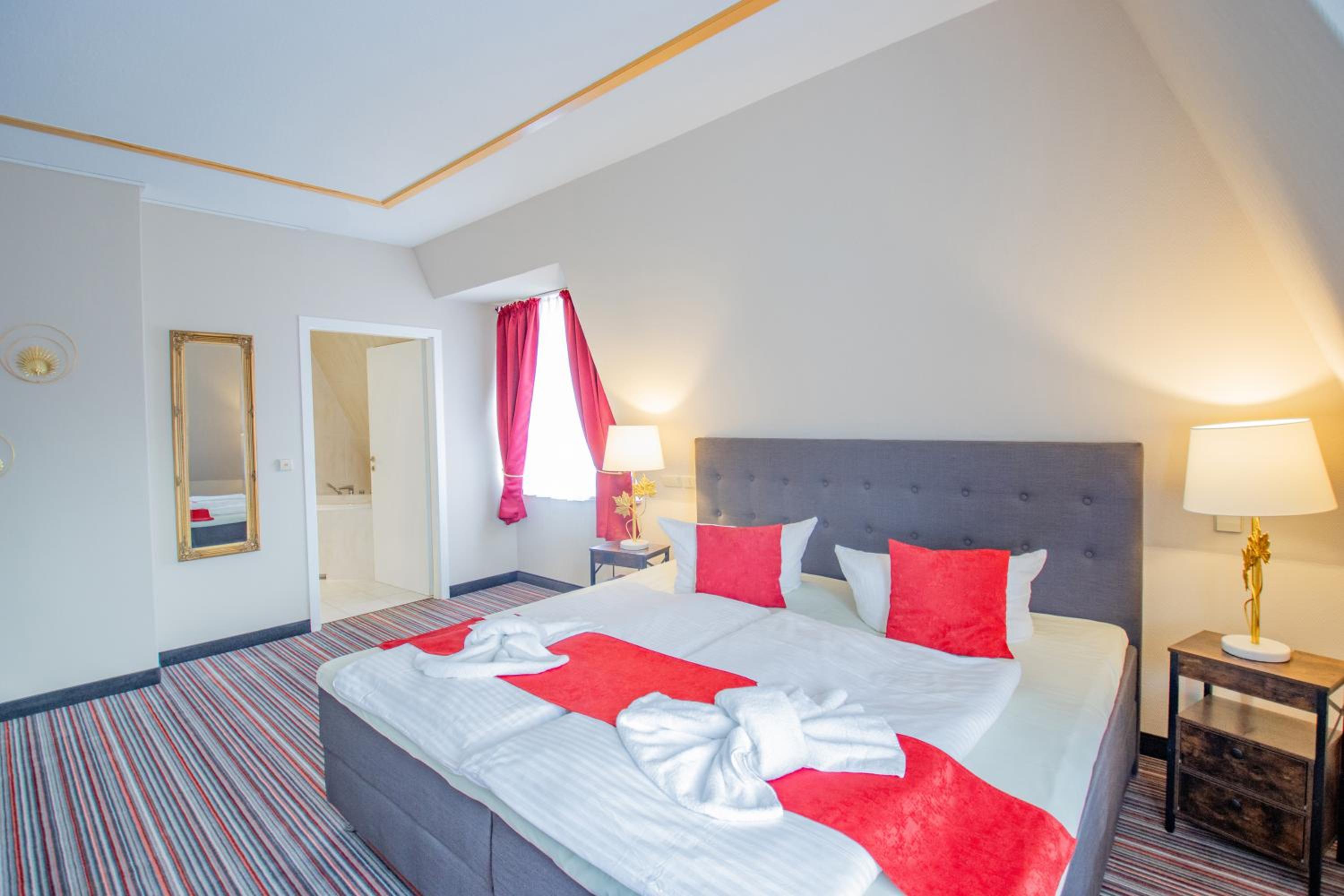 Executive Suite with Spa Bath - Photo 3