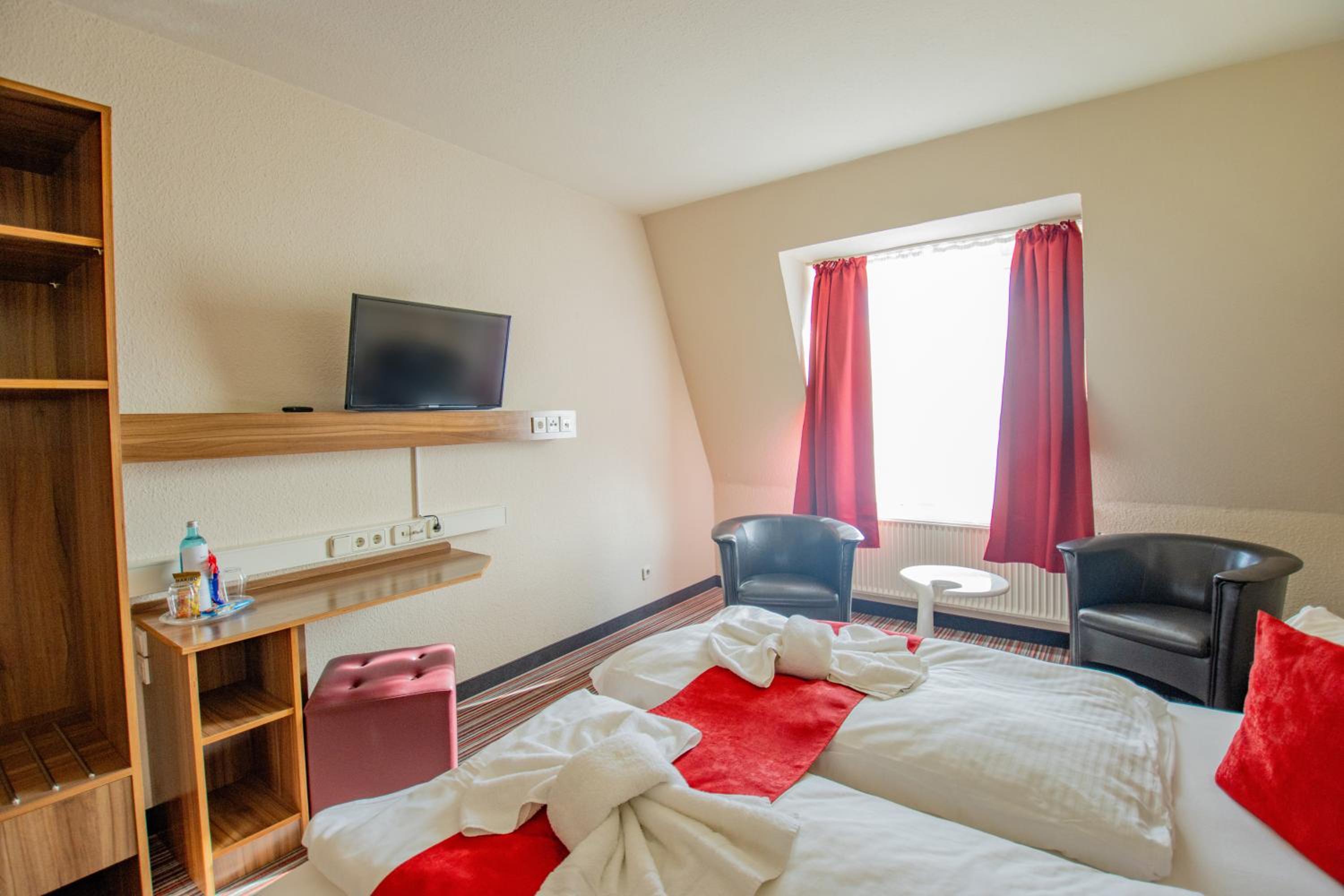 Standard Double Room - Photo 3