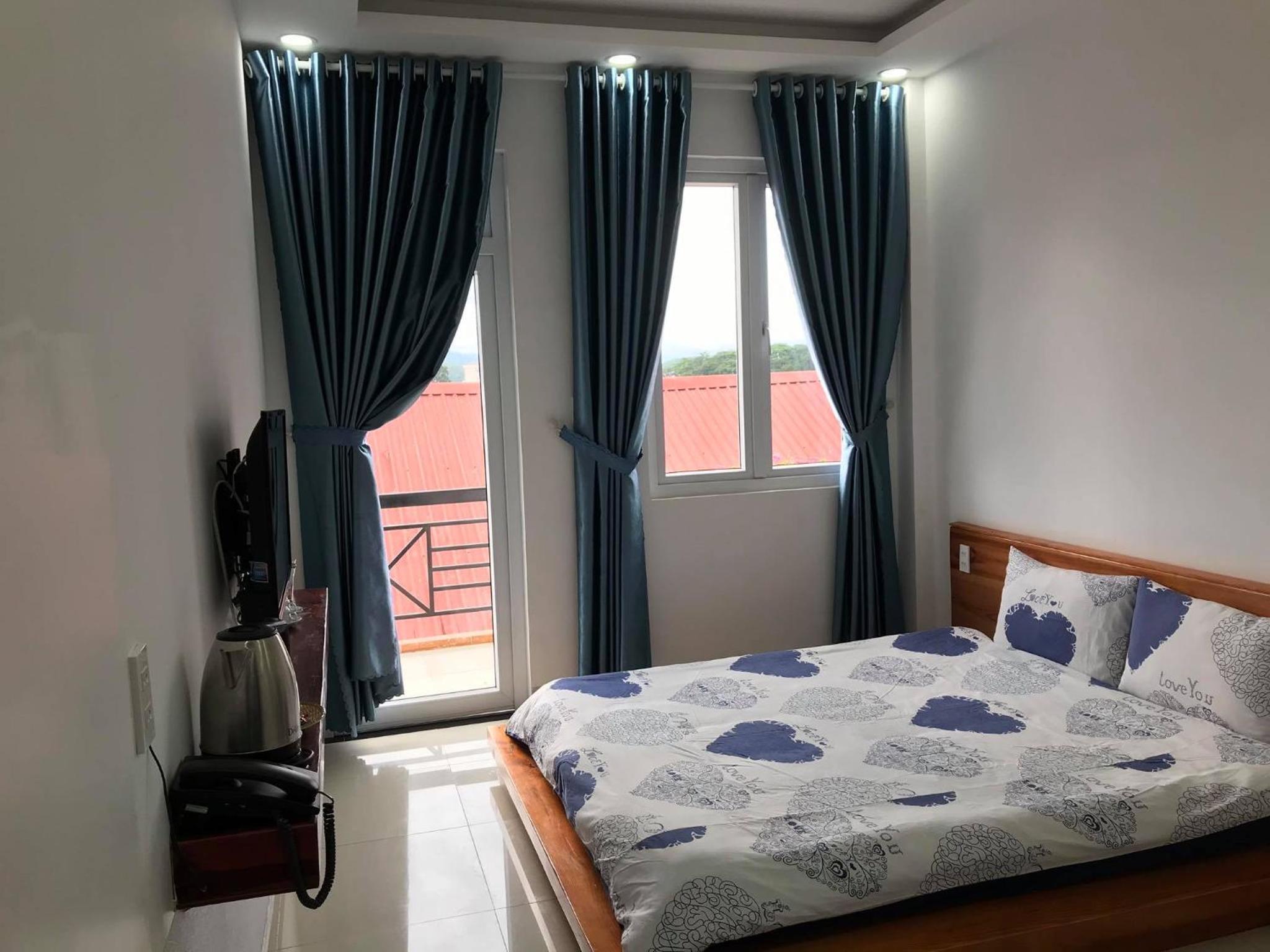 Standard Double Room - Photo 12