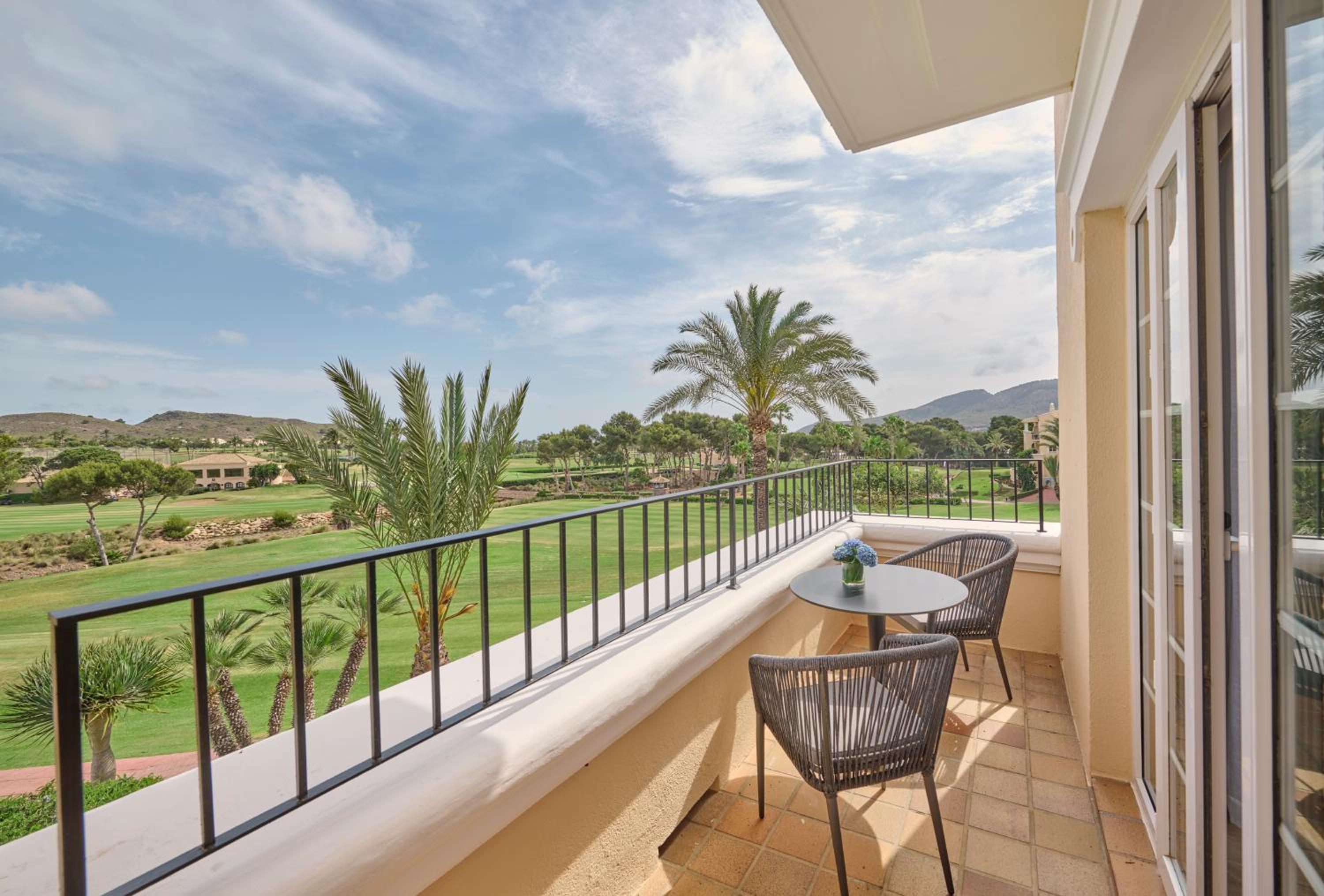 King Room with Panormic View - Top Floor/Grand Club Access
