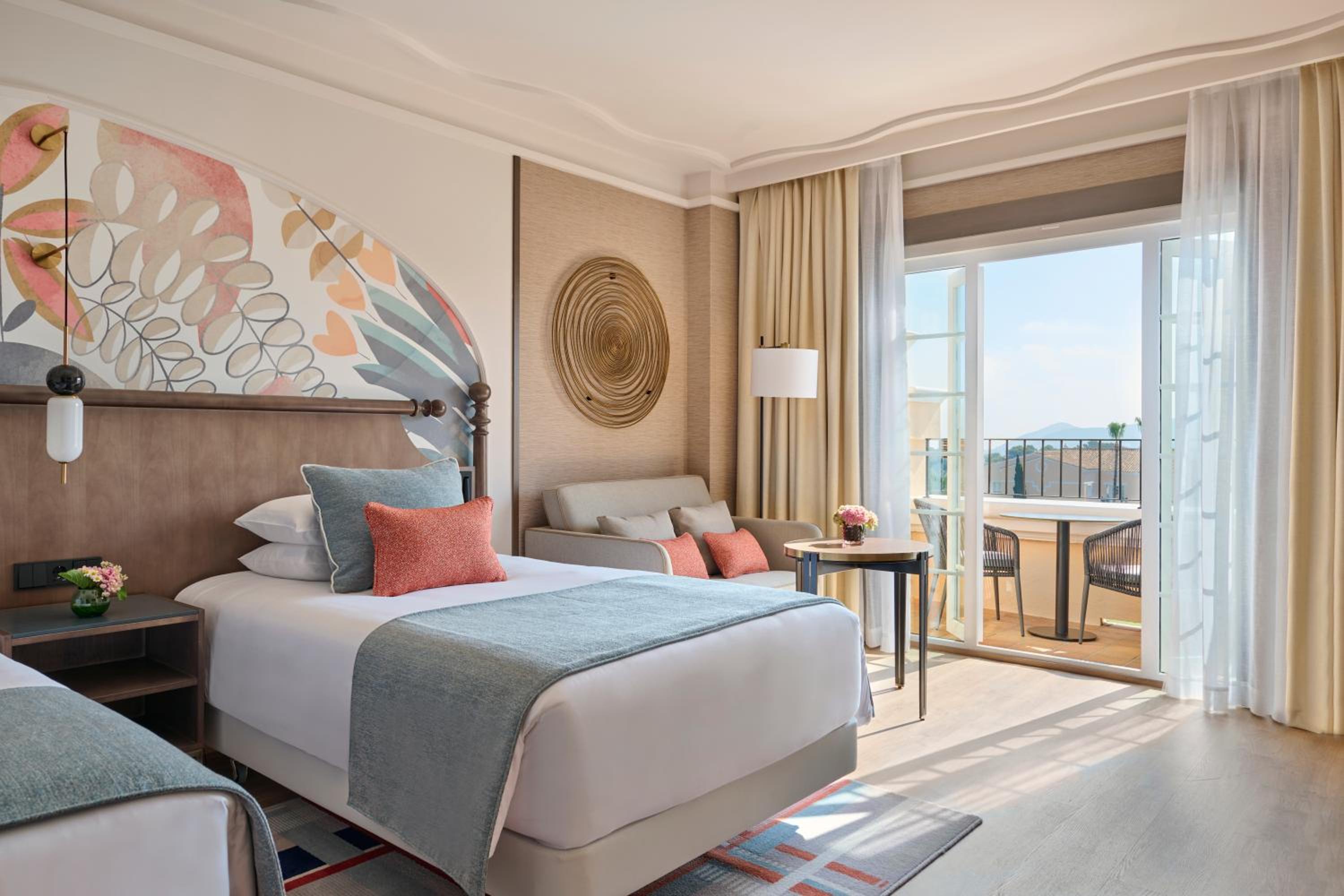 Twin Room with Panoramic View - Top Floor/Grand Club Access