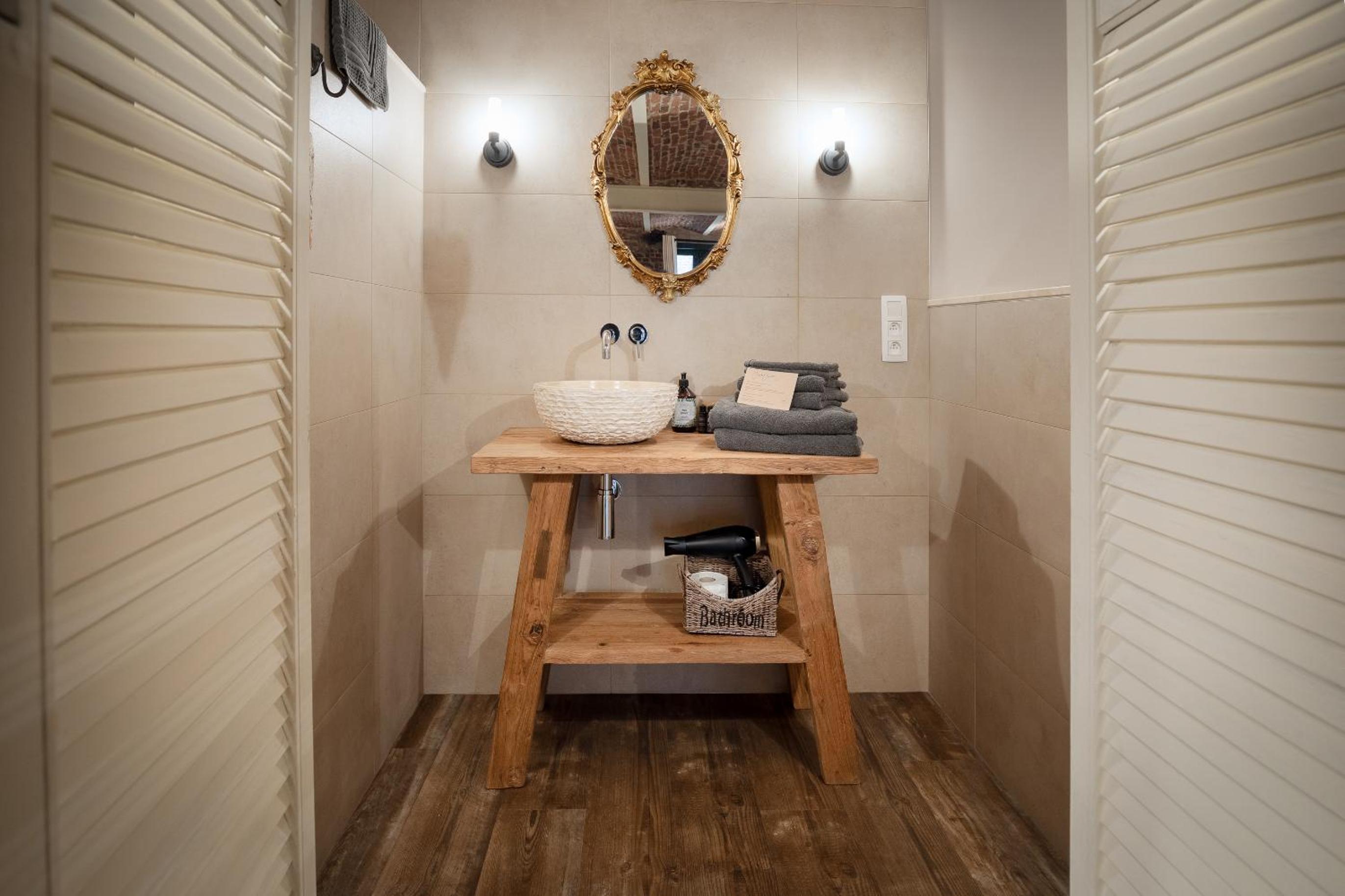 Deluxe Double Room with Shower