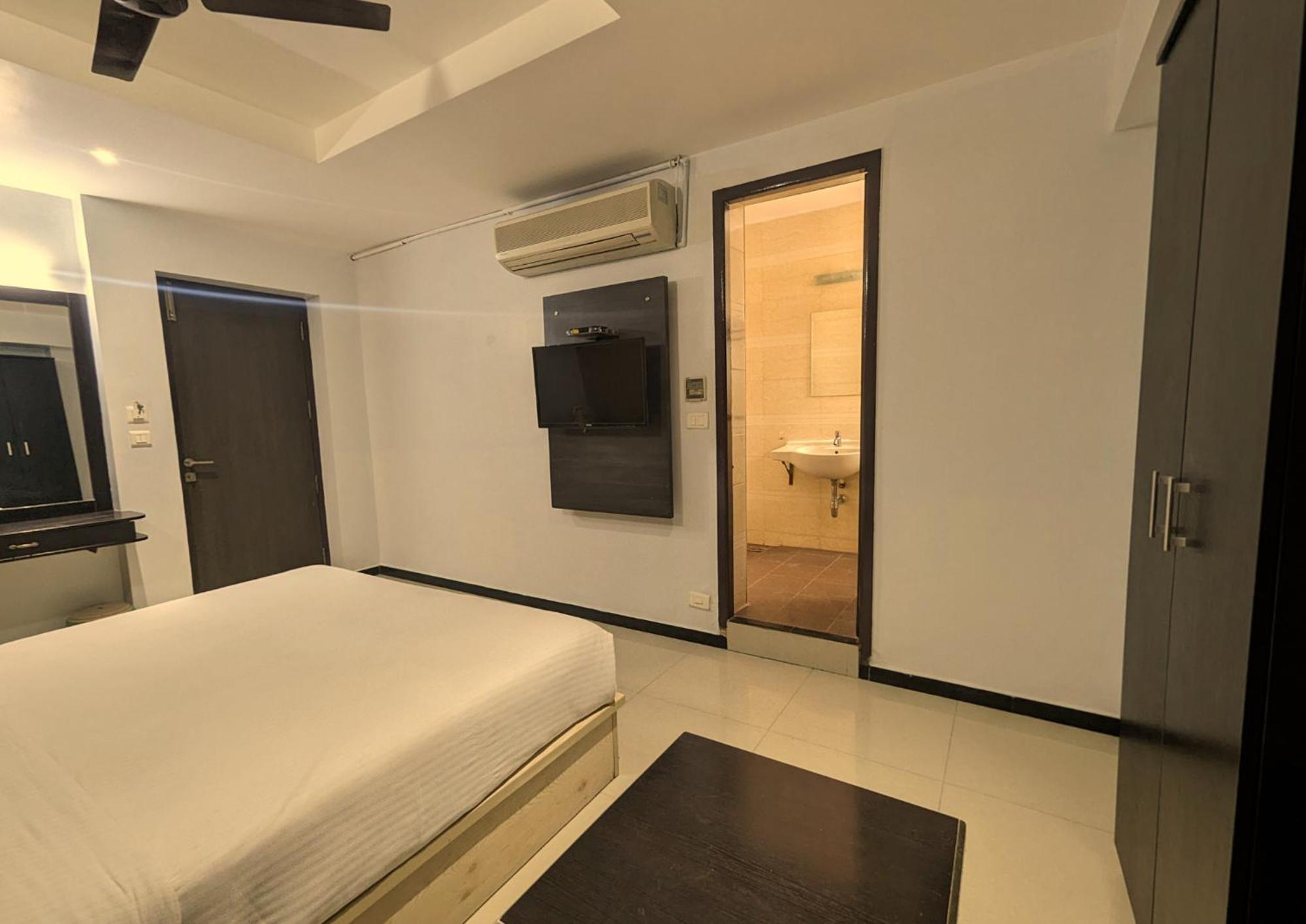 Standard Double Room - Photo 3