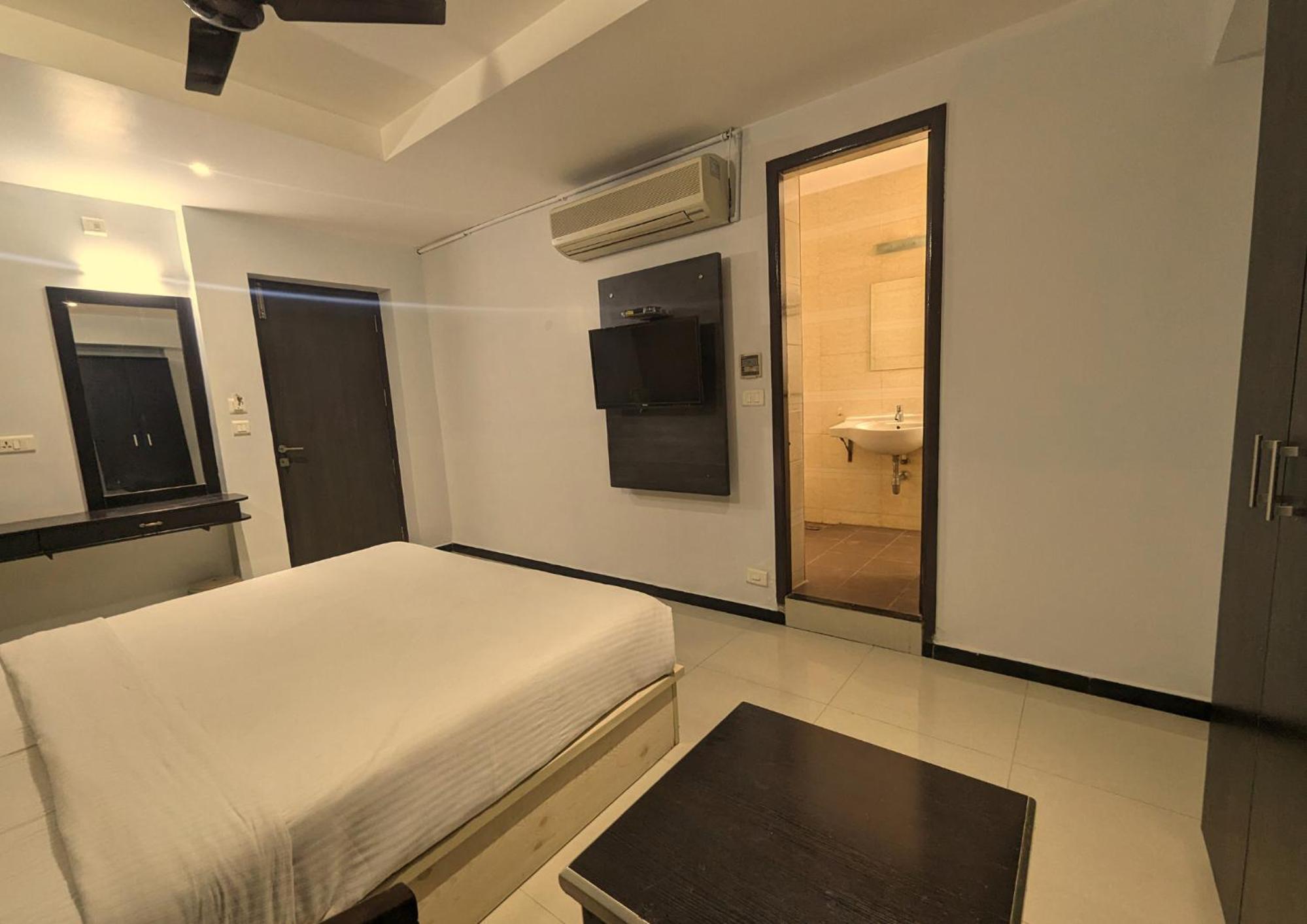 Standard Double Room - Photo 2
