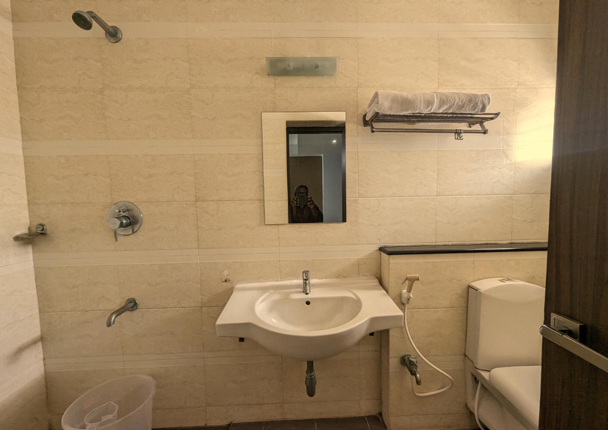 Deluxe Double Room - Photo 12