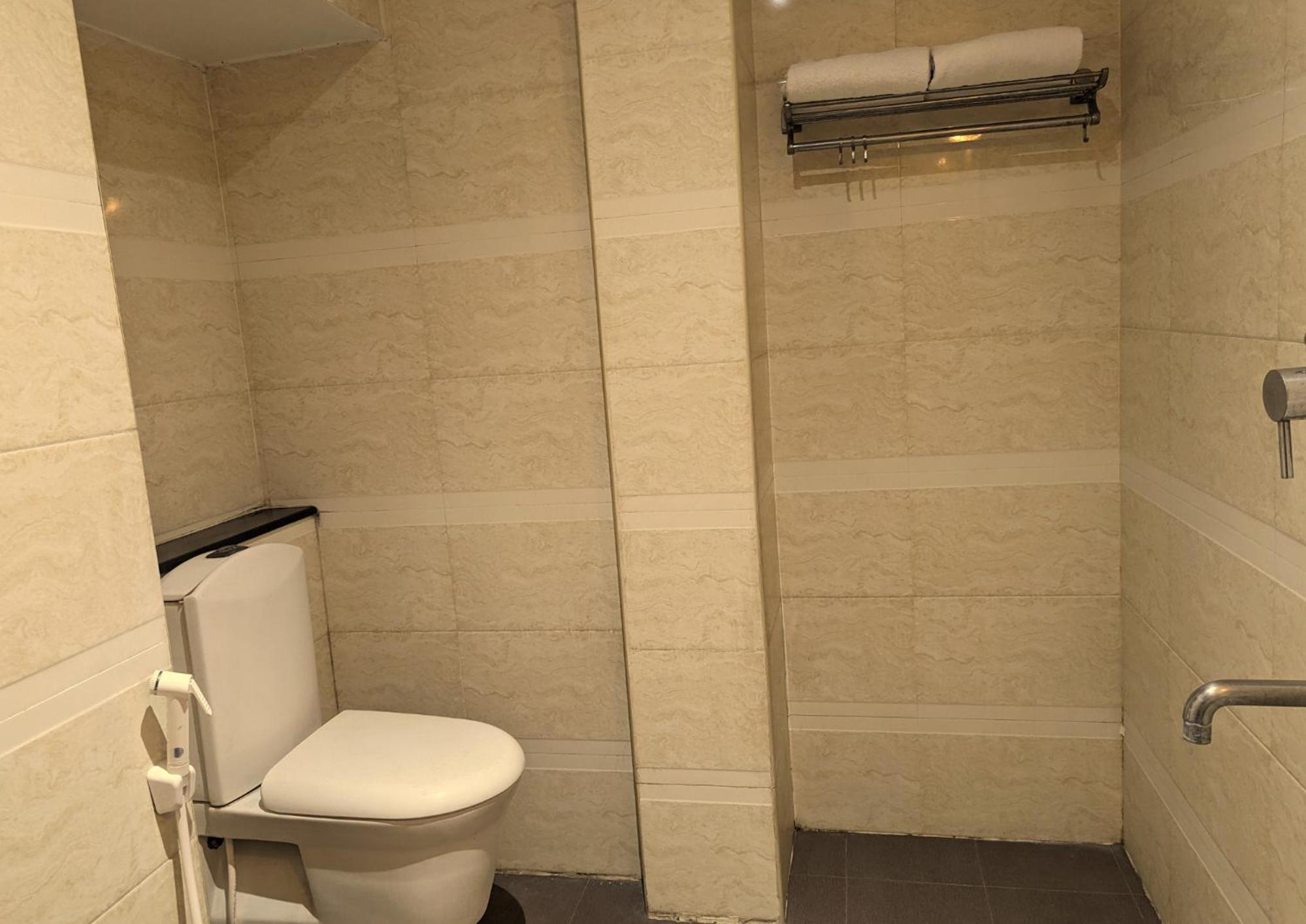 Standard Double Room - Photo 6