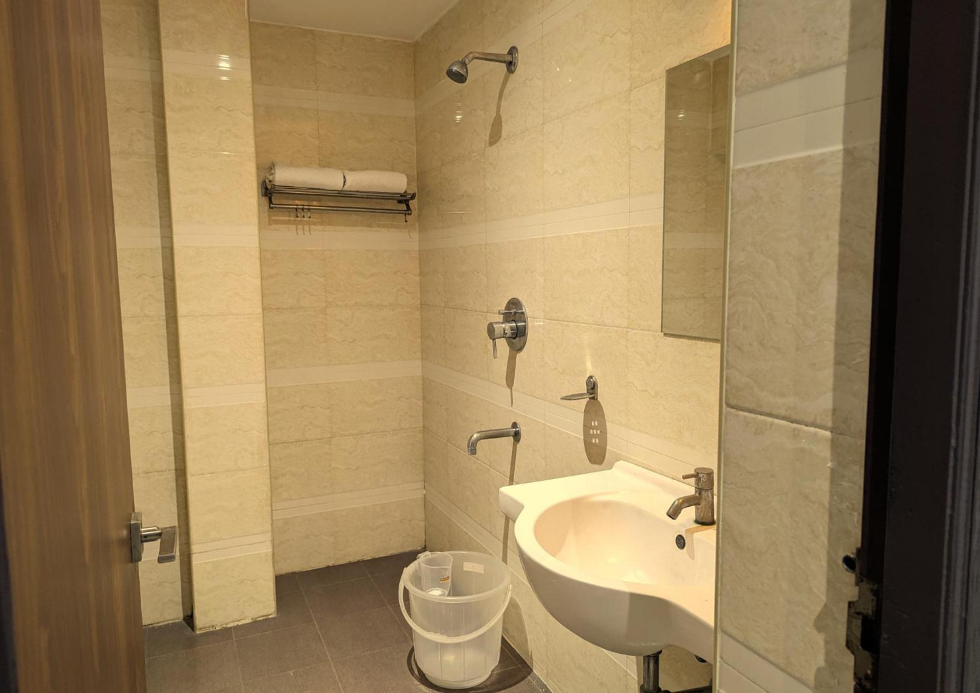 Deluxe Double Room - Photo 7